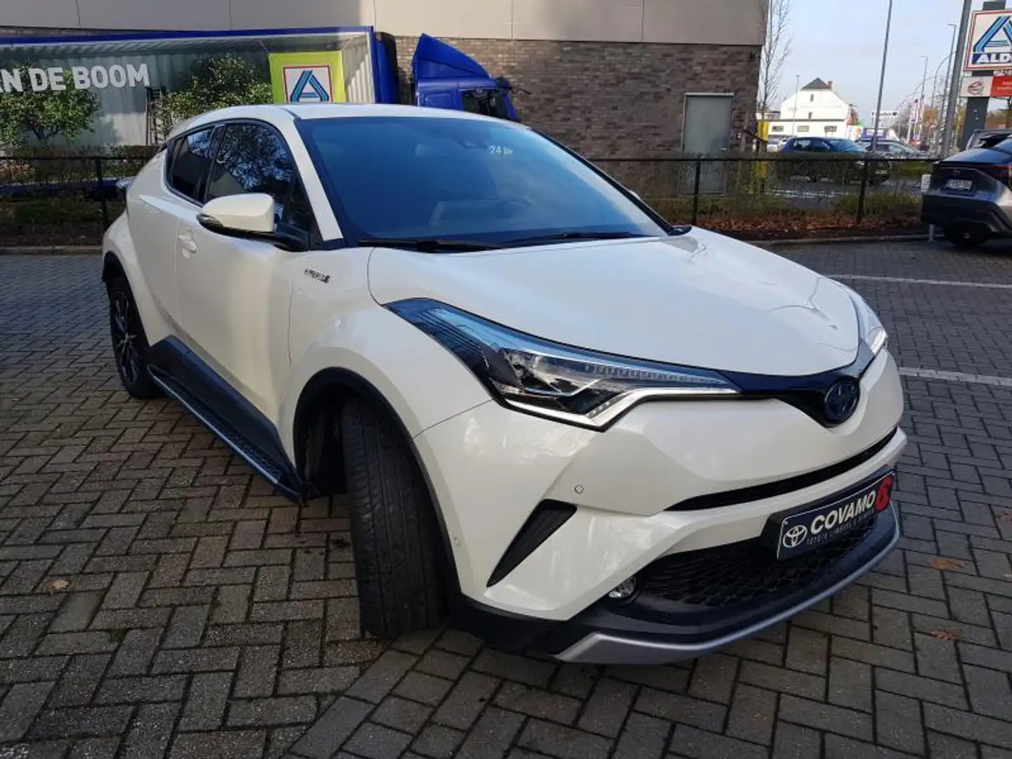 Toyota C-HR CHIC 1.8HEV Weiß - 2
