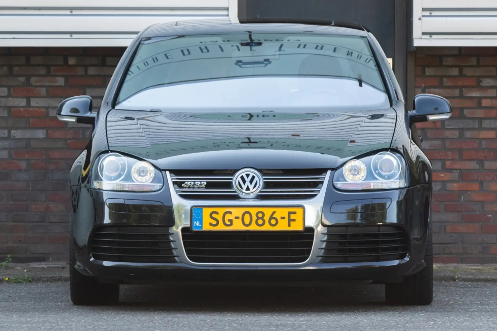 Volkswagen Golf 3.2 R32 Zwart - 1