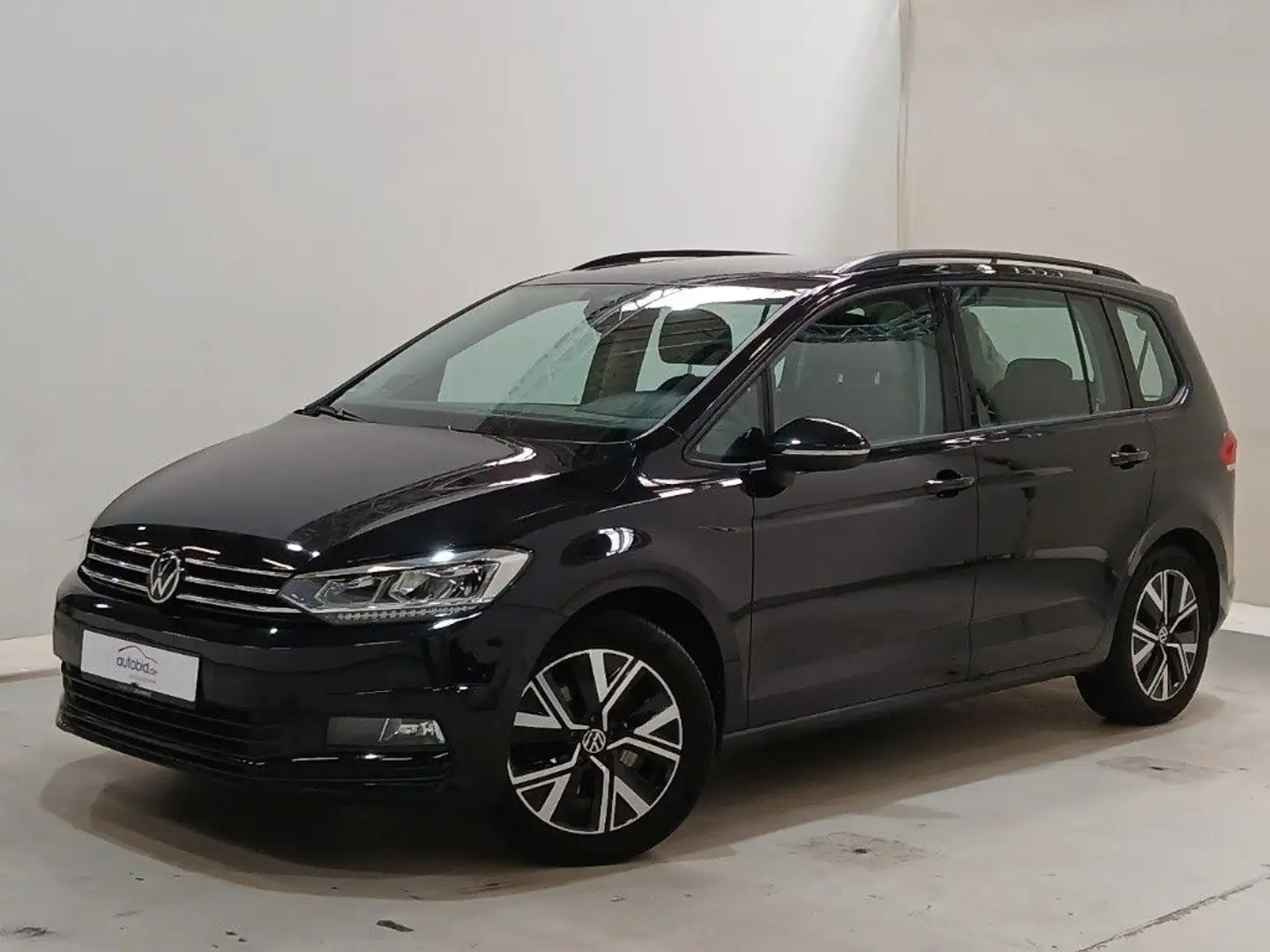 Volkswagen Touran Comfortline ACC Mass. KZU LED MFL RFK QI Schwarz - 2