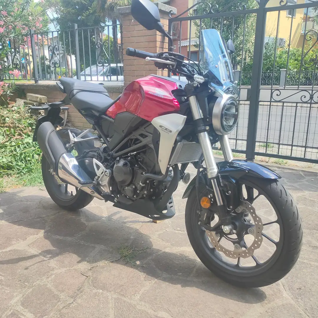 Honda CB 300 Honda CB 300 R Rouge - 1