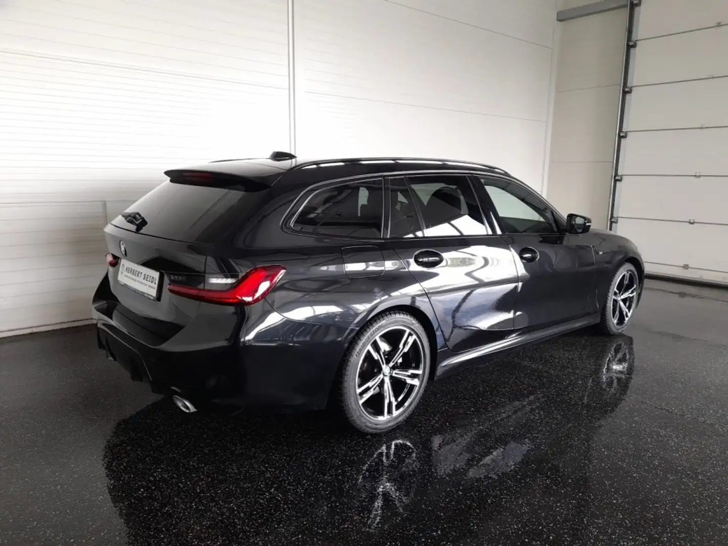 BMW 318 d Touring M-SPORT Aut. *VOLL LED / NAVI / LIVE COCKPIT PROF. / TEILLEDER / SPORTFAHRWERK* Schwarz - 2