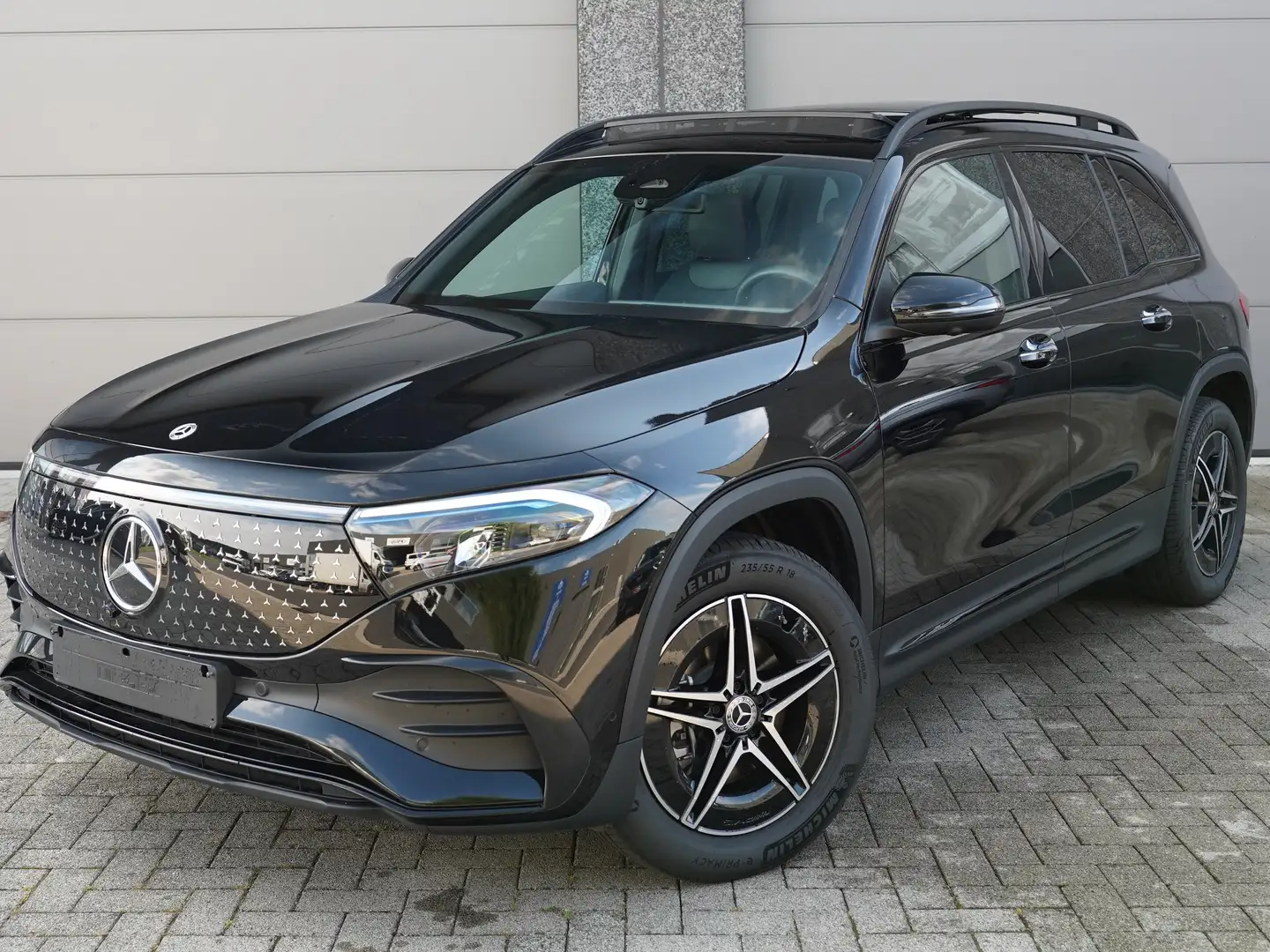 Mercedes-Benz EQB 250 250+ AMG Line *7 SEAT / PANO / 360° / 1 EIG BE* Noir - 1