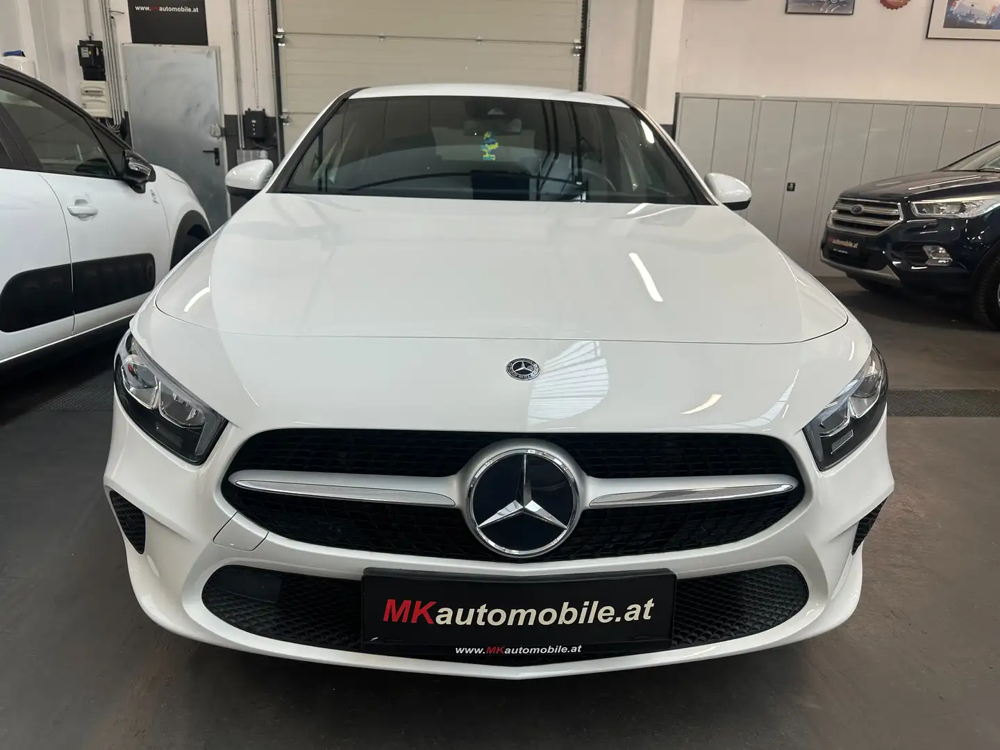 Mercedes-Benz A 180 LIMUSINE STYLE AUTOMATIK 1.BESITZ NUR 79.500 KM Weiß - 2