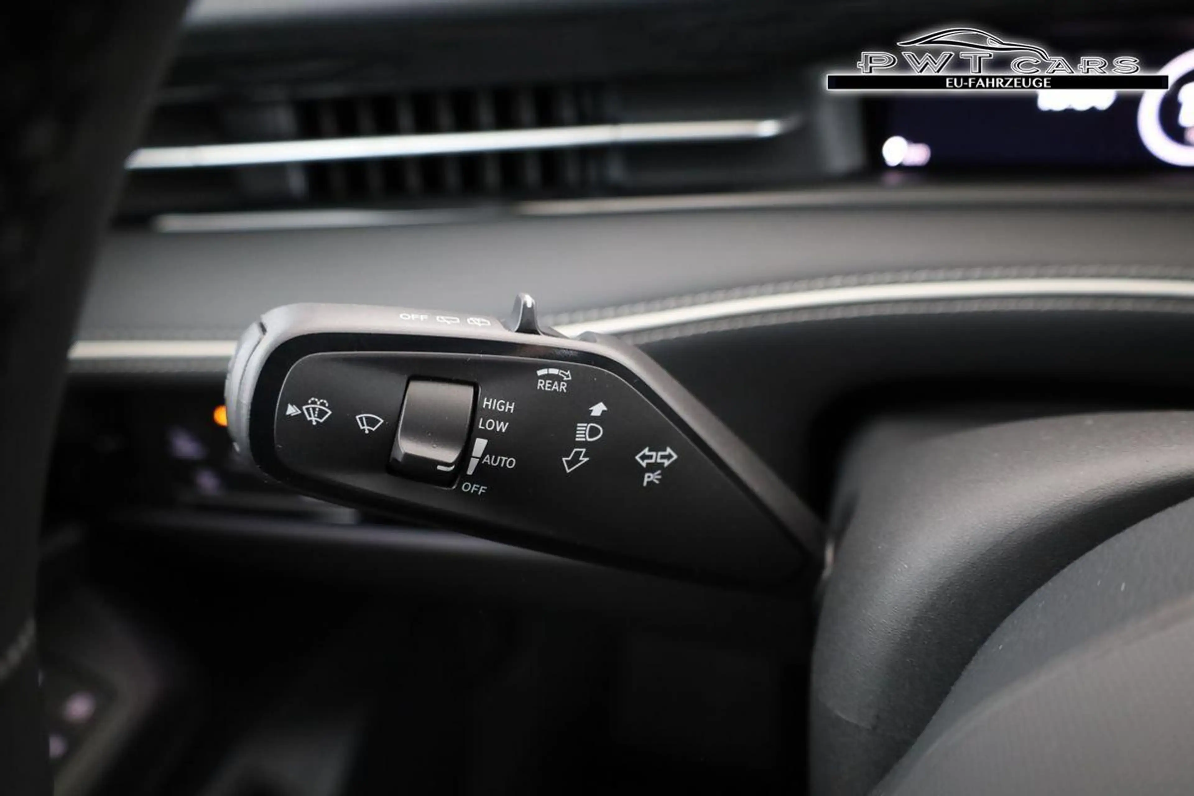 Volkswagen ID.7 Kombi Pro 210 kW Tourer Black, AHK, HuD, IQ.Lig... — photo 9