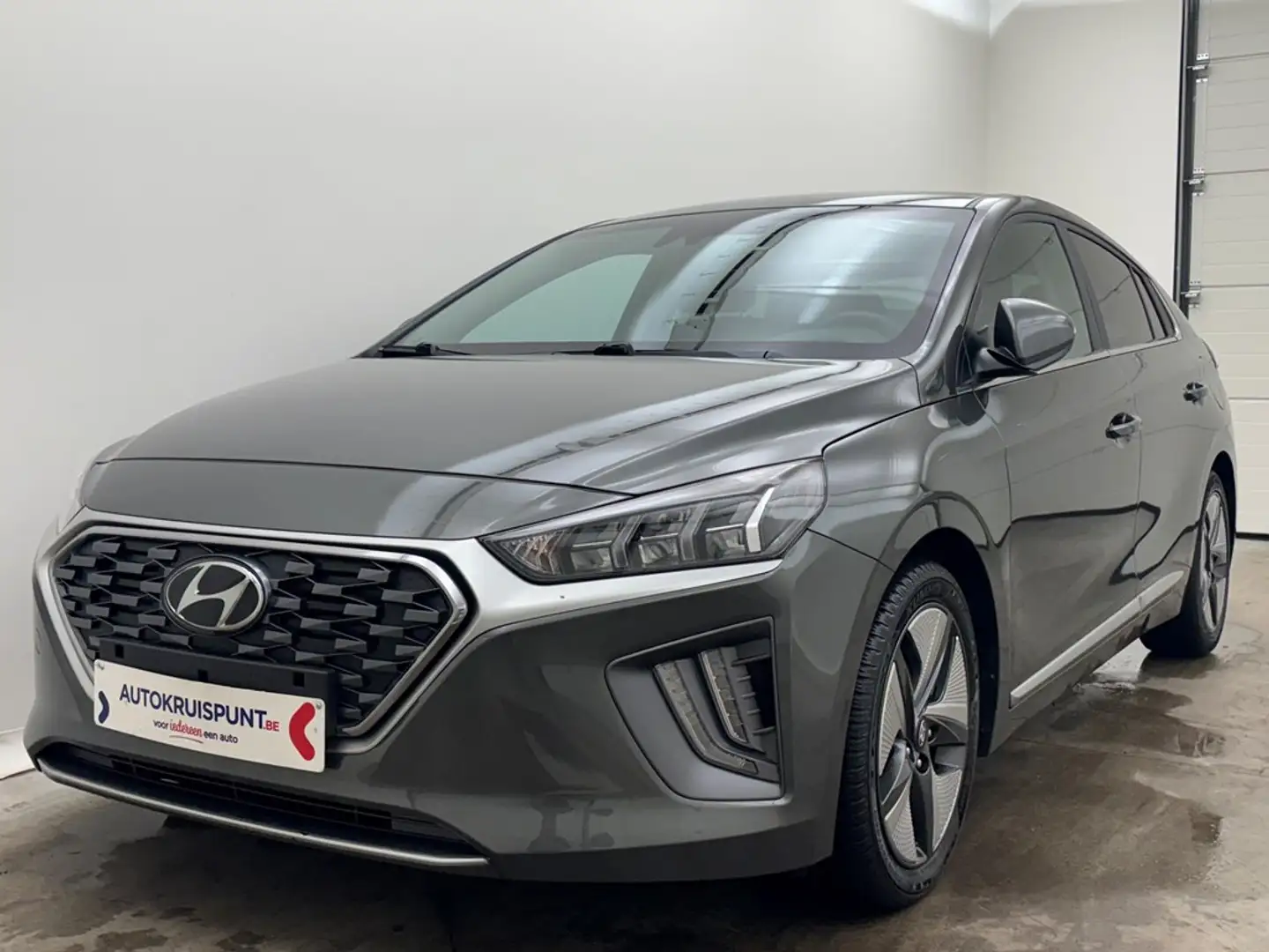 Hyundai IONIQ 1.6 GDi ISG  6-DCT HEV Carplay Camera Gris - 1