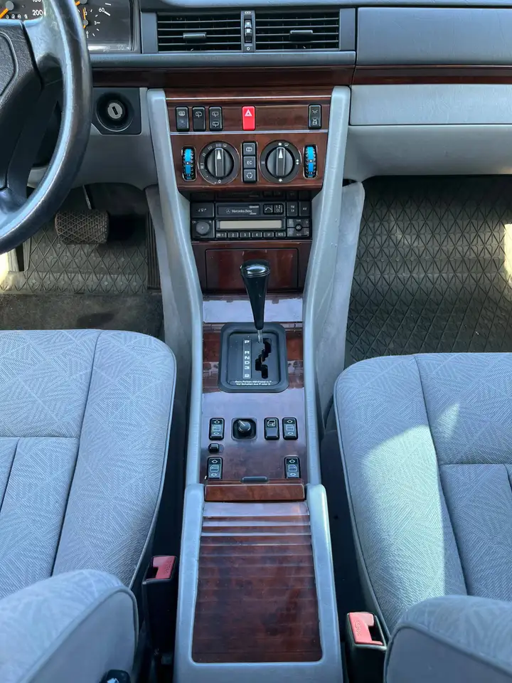 Mercedes-Benz E 300 300 D Kombi Autom. orig. 201 Tkm! Klima SSD ASD AHK Temp. Alu 3. Hd. TOP!, foto 7
