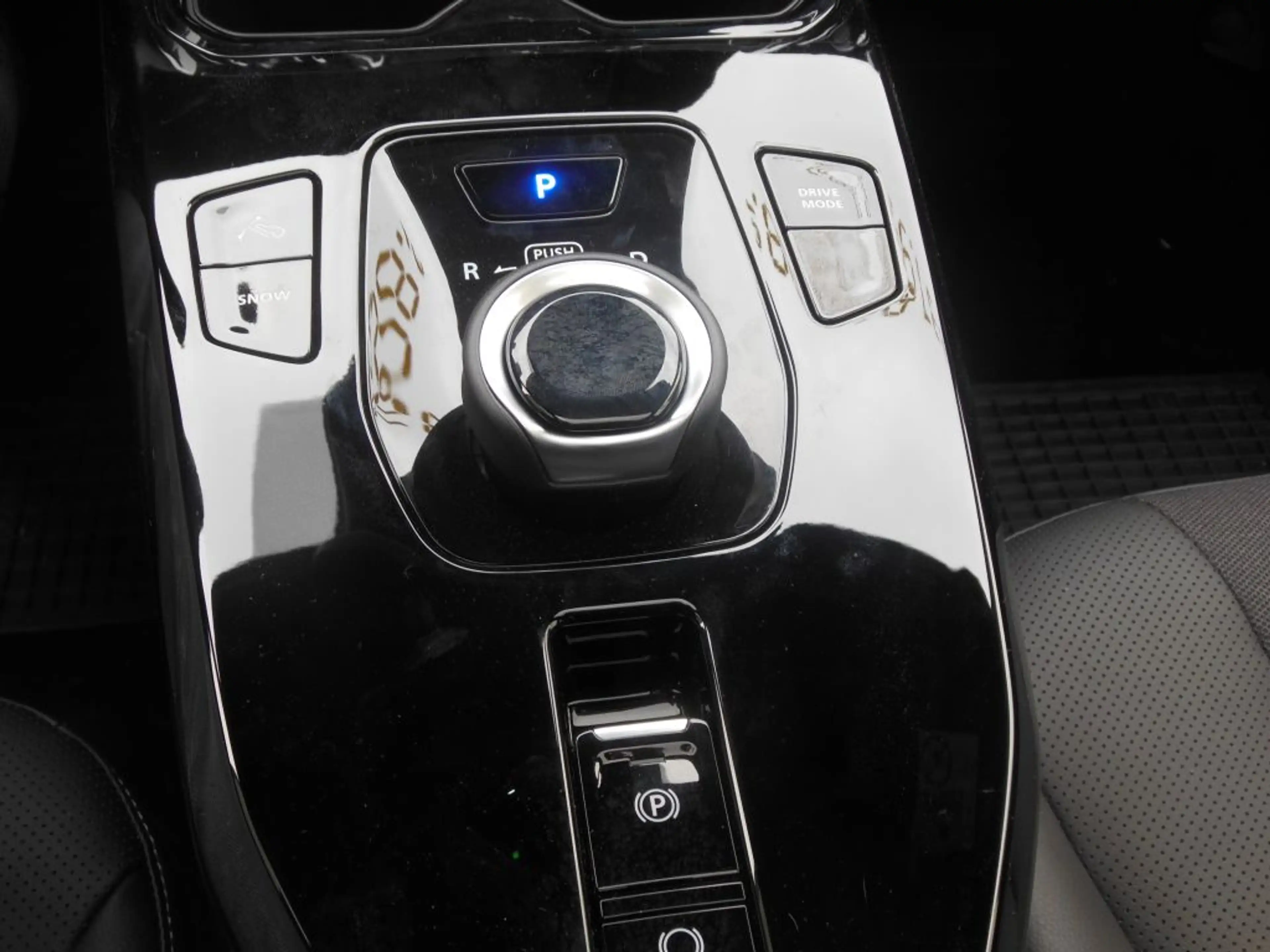 Toyota Urban Cruiser 61kWh Lounge  *förderfähig *sofort Verfügbar* — photo 11