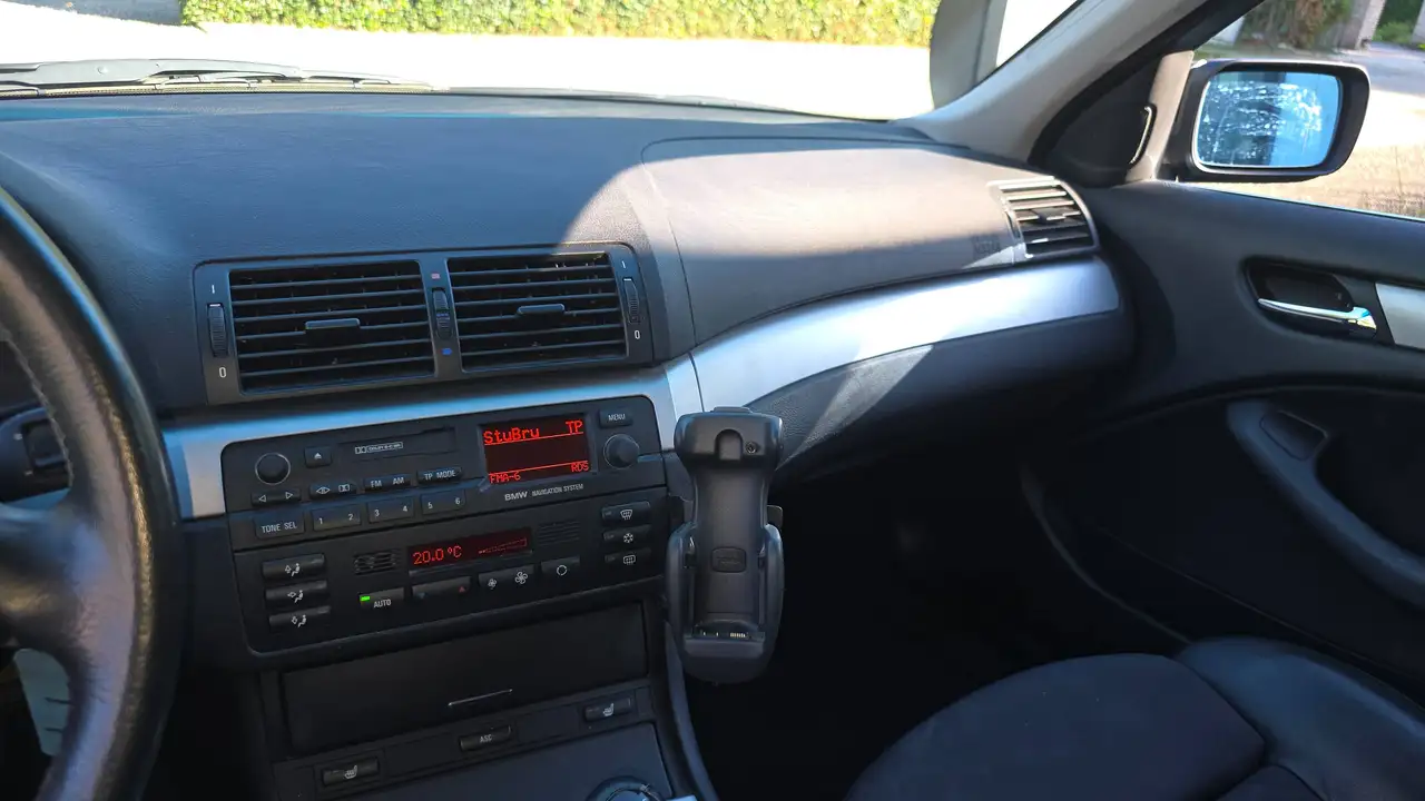 BMW 323i, foto 8