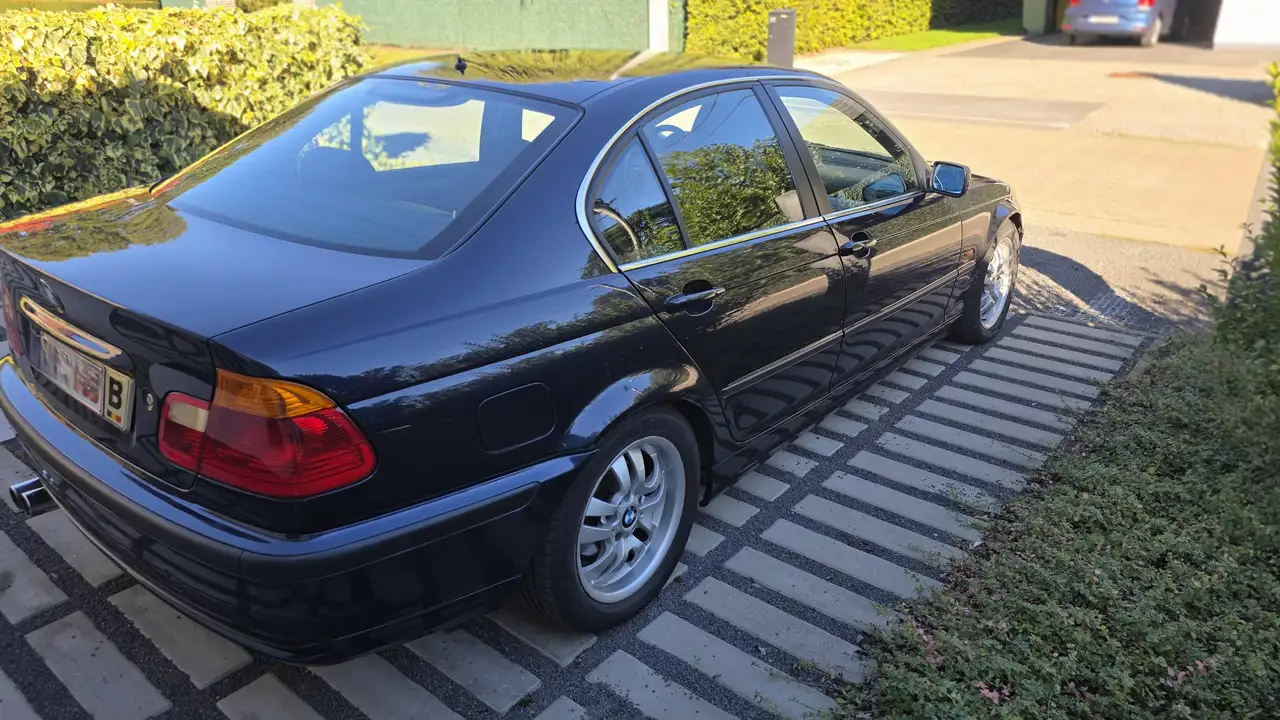 BMW 323i, foto 4