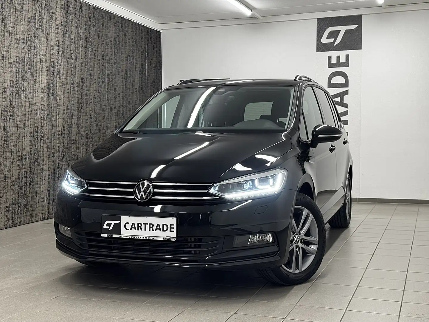 Volkswagen Touran 1,5 TSI ACT Life DSG 7-SITZER /LED/ VIRTUAL/ AC... Black - 1