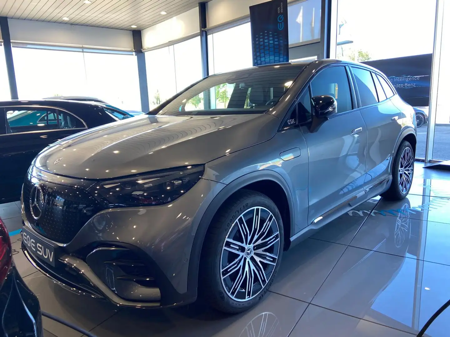 Mercedes-Benz EQE 53 350 4MATIC SUV Gris - 1