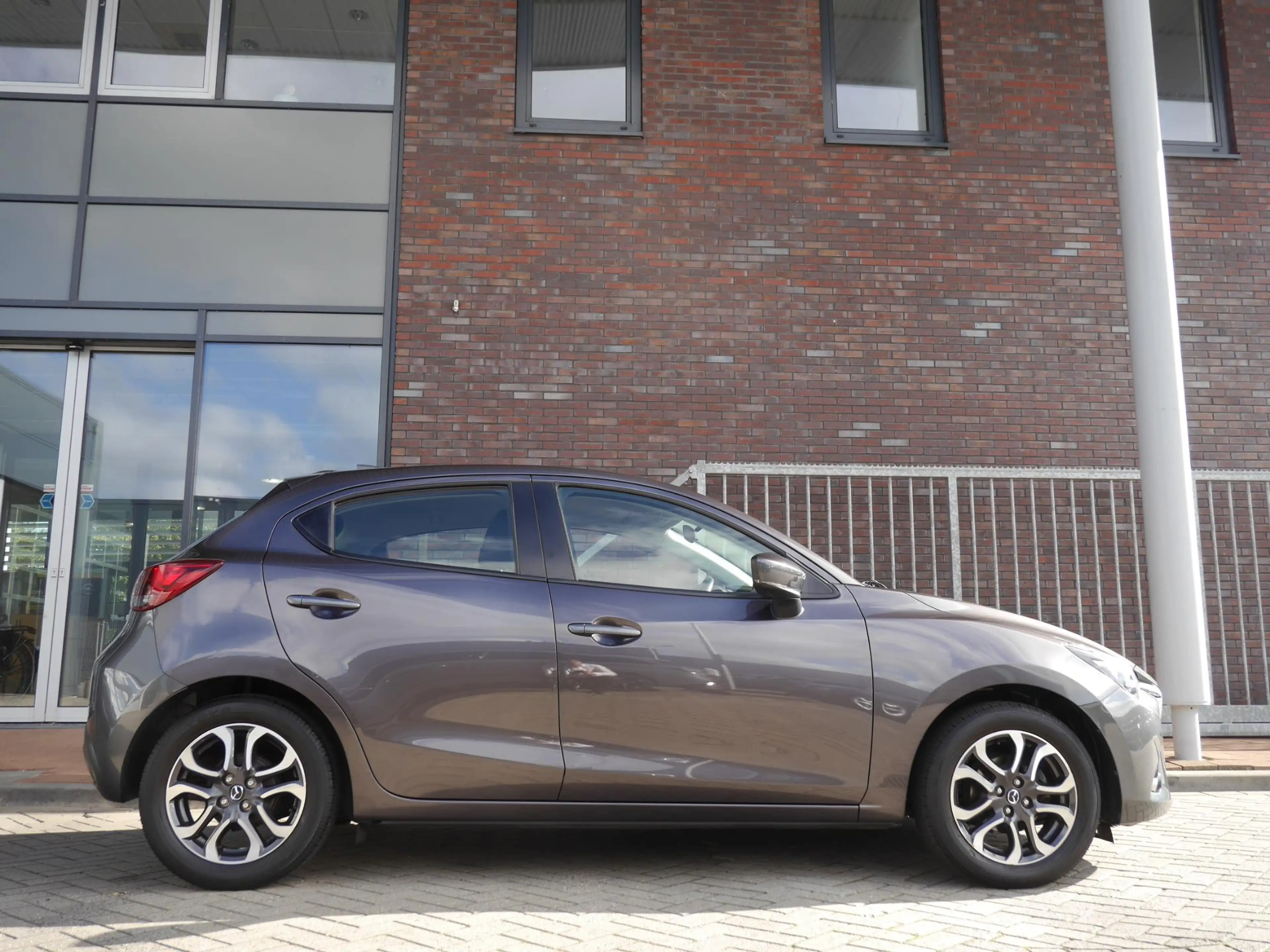 Mazda 2 1.5 Skyactiv-G Dynamic+ | Cruise control | Trekhaa — photo 2