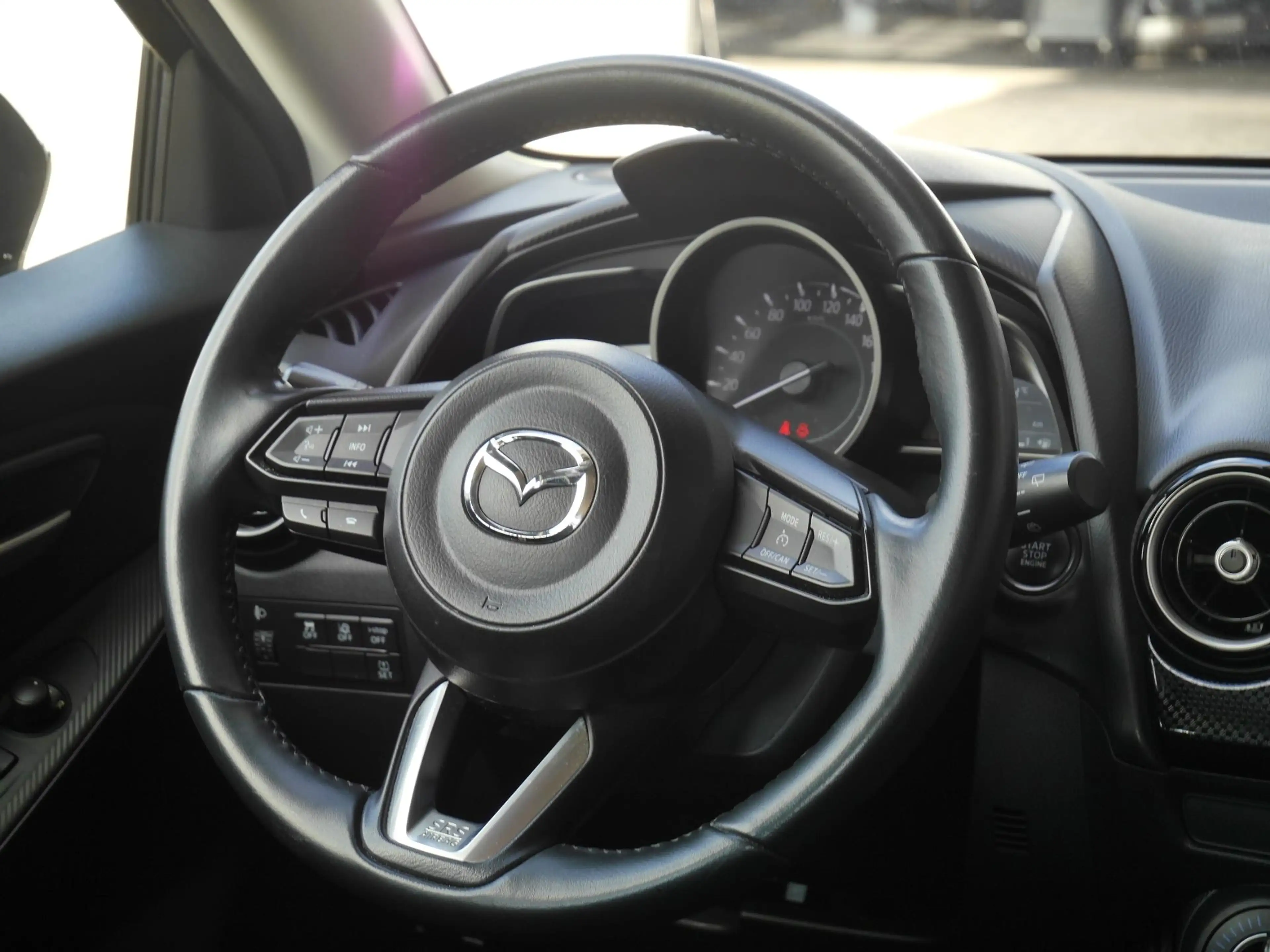Mazda 2 1.5 Skyactiv-G Dynamic+ | Cruise control | Trekhaa — photo 14