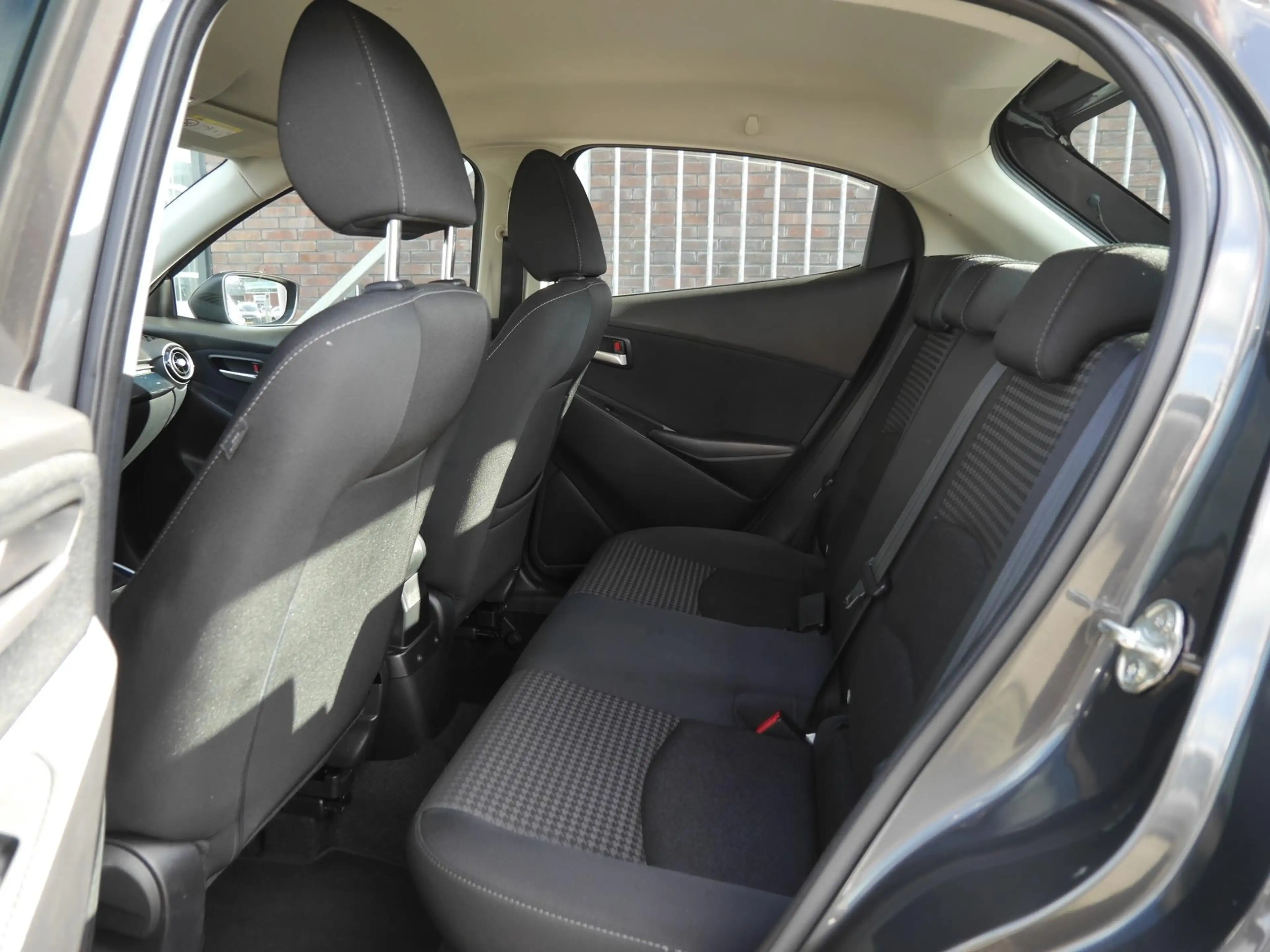 Mazda 2 1.5 Skyactiv-G Dynamic+ | Cruise control | Trekhaa — photo 9