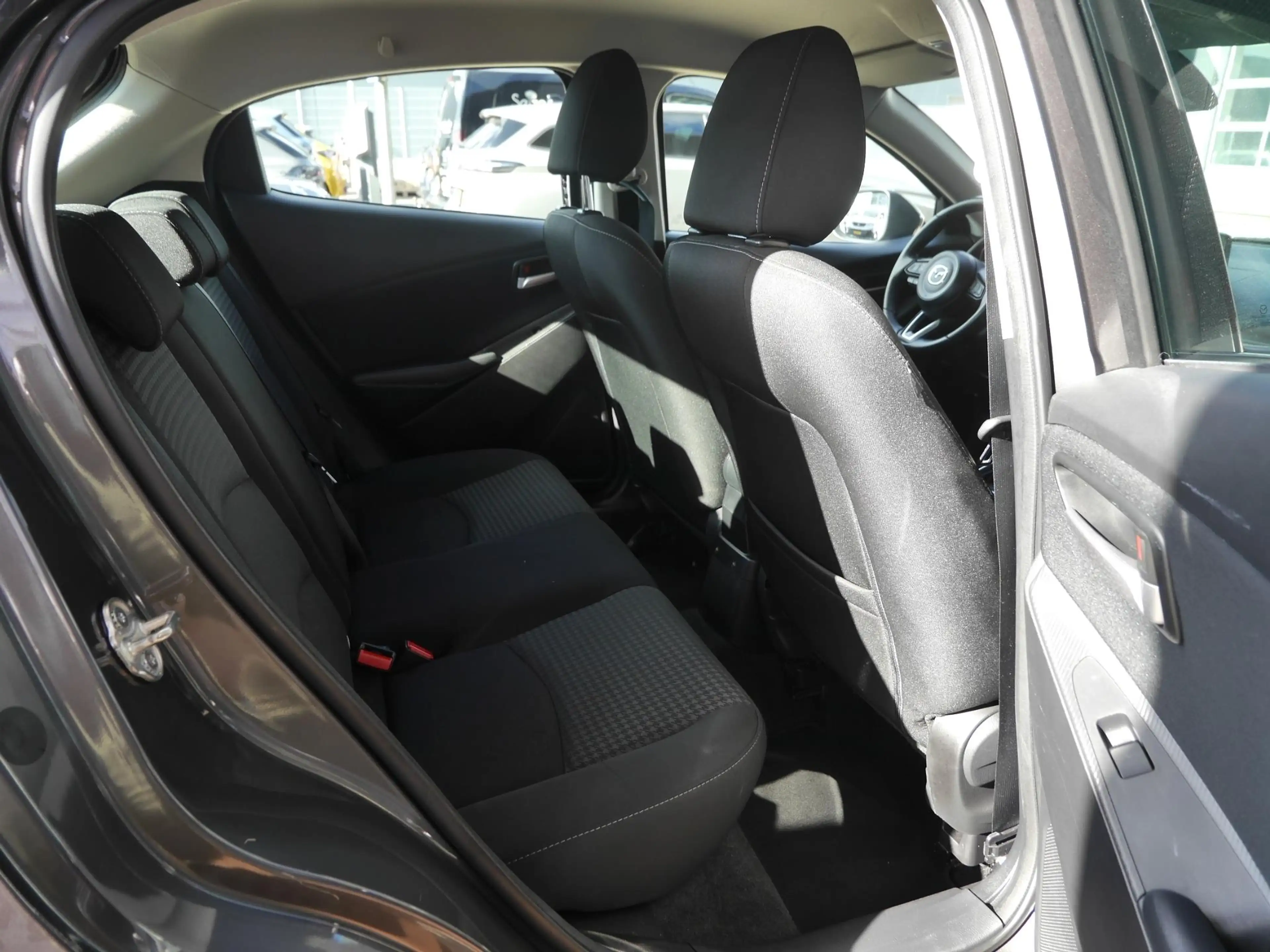 Mazda 2 1.5 Skyactiv-G Dynamic+ | Cruise control | Trekhaa — photo 11