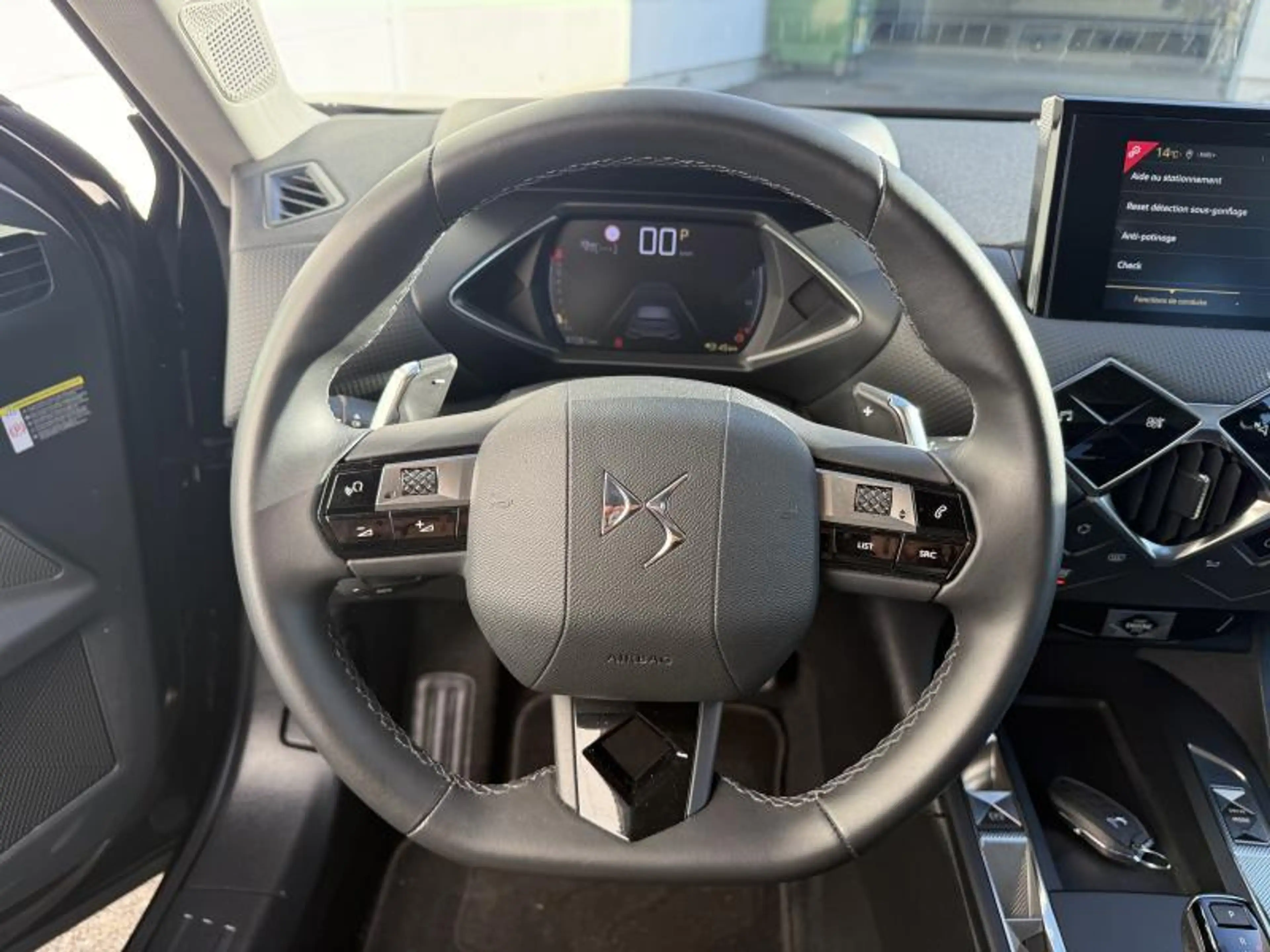 DS Automobiles DS 3 Crossback Performance Line 130 Auto — photo 11