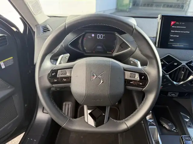 DS Automobiles DS 3 Crossback view 11