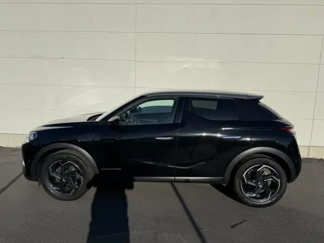 DS Automobiles DS 3 Crossback view 8