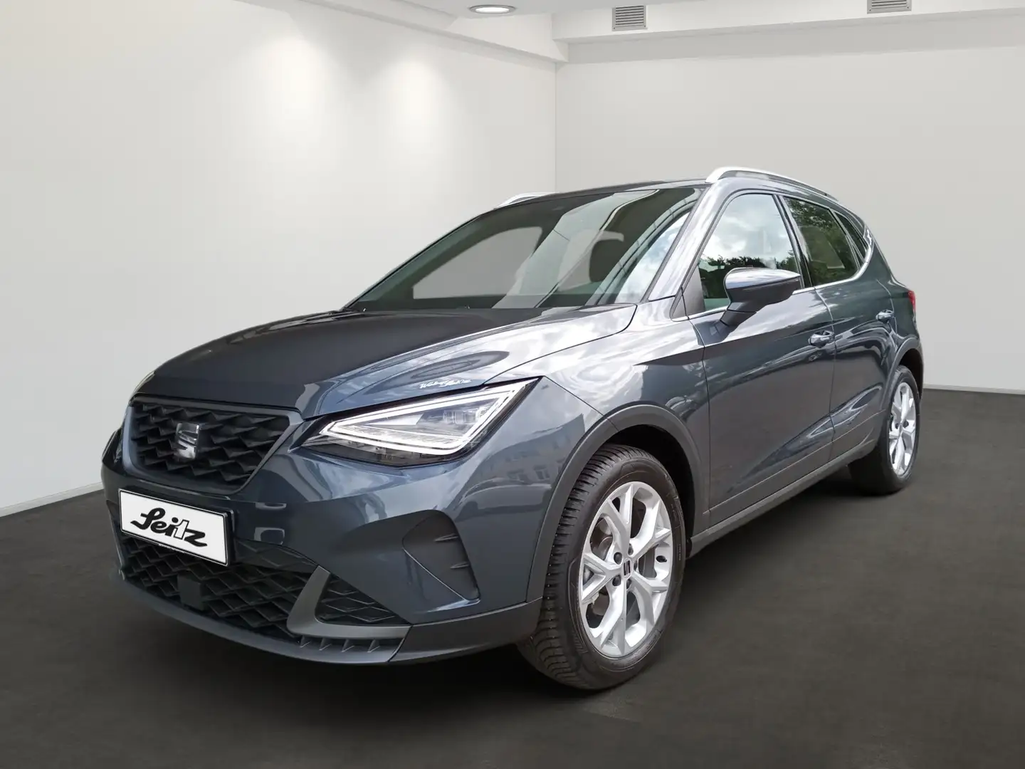 SEAT Arona 1.0 TSI DSG FR LED. Navi Einparkhilfe Grau - 2