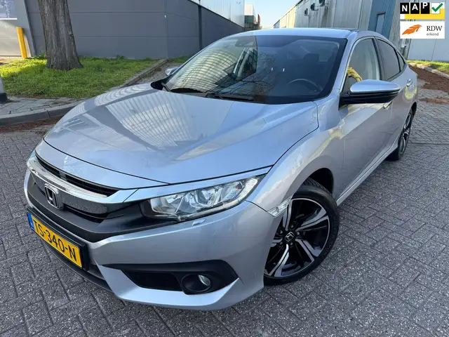 Honda Civic 1.5 i-VTEC Elegance*STOEL VERWARMING*CRUISE*CAMERA