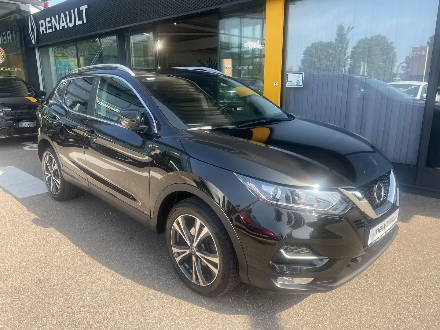 Nissan Qashqai 1.3 DIG-T N-Way Schwarz - 1
