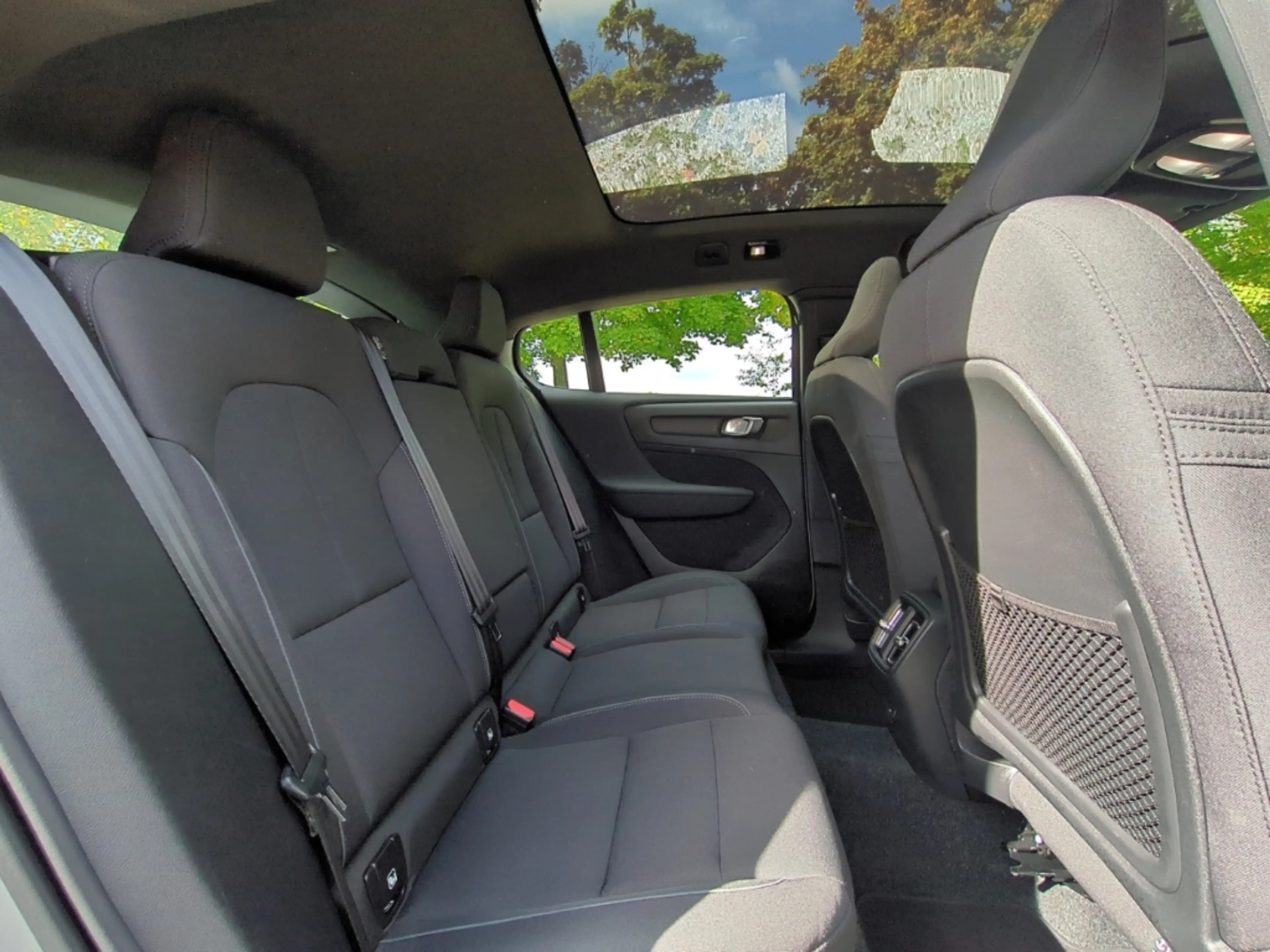 Volvo C40 Plus Recharge StandHZG ACC Pano Navi LED Digitales — photo 12