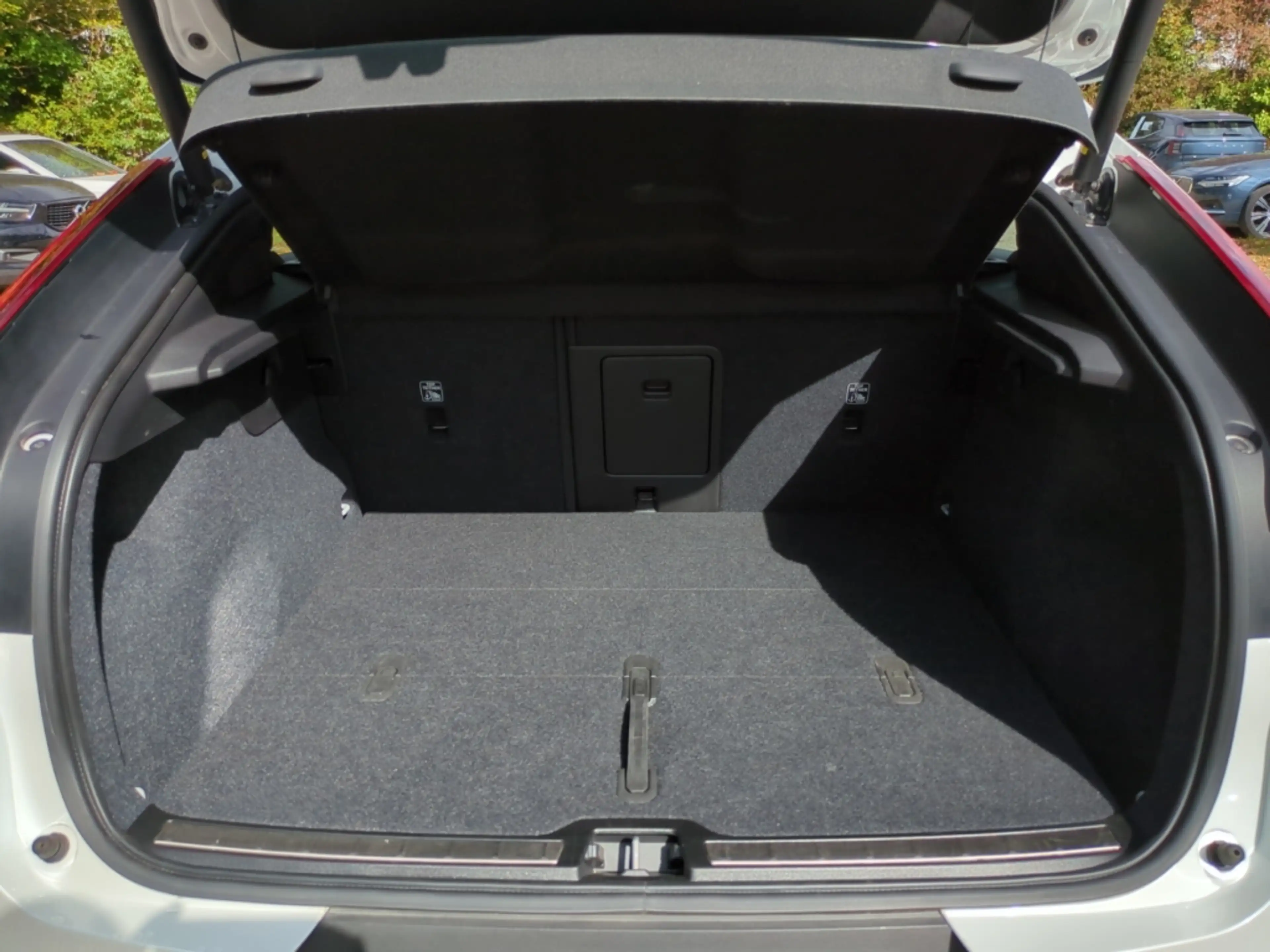 Volvo C40 Plus Recharge StandHZG ACC Pano Navi LED Digitales — photo 14