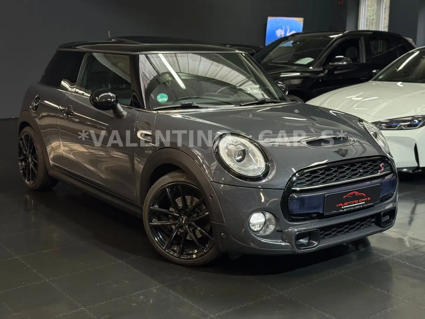 MINI Cooper S Automatik/Pano/Navi/Kamera/HK/Shz/Temp Grau - 1