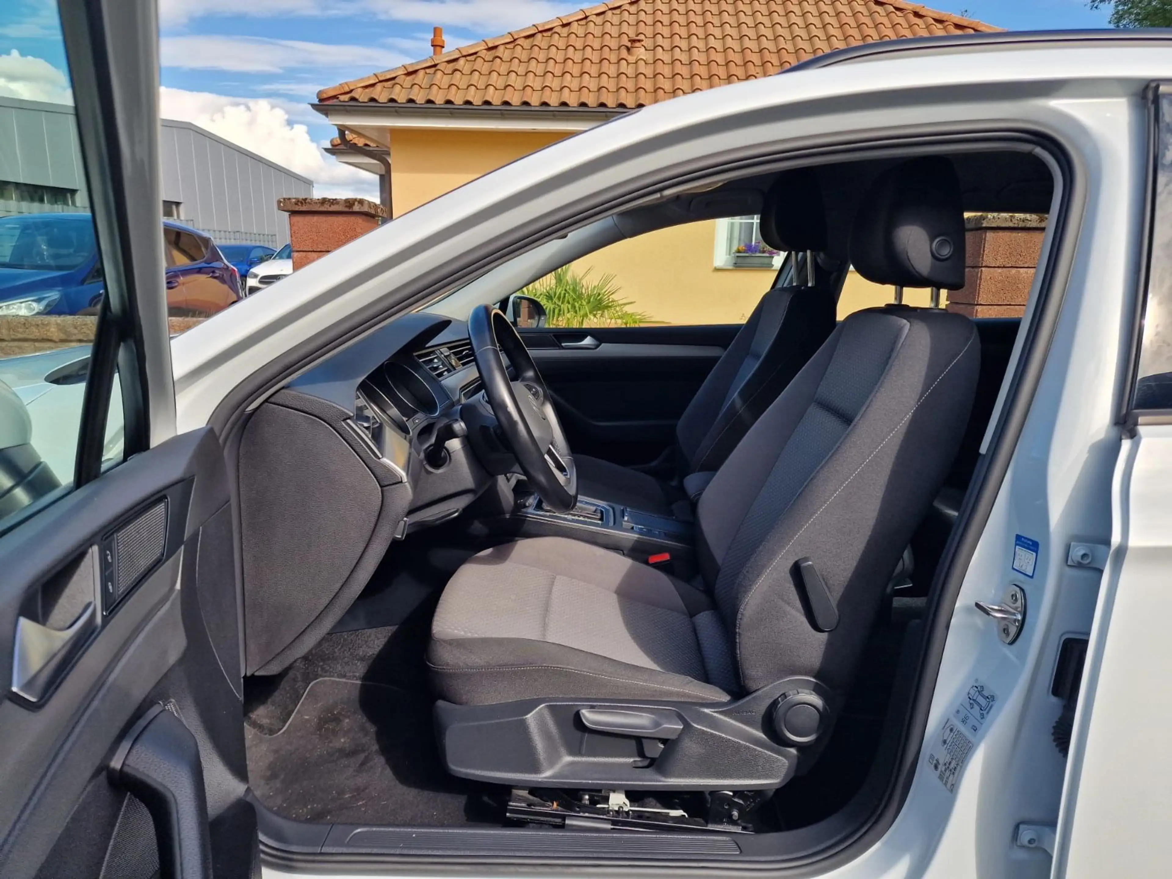 Volkswagen Passat Variant NaviLedKameraE.AhkAcc — photo 17