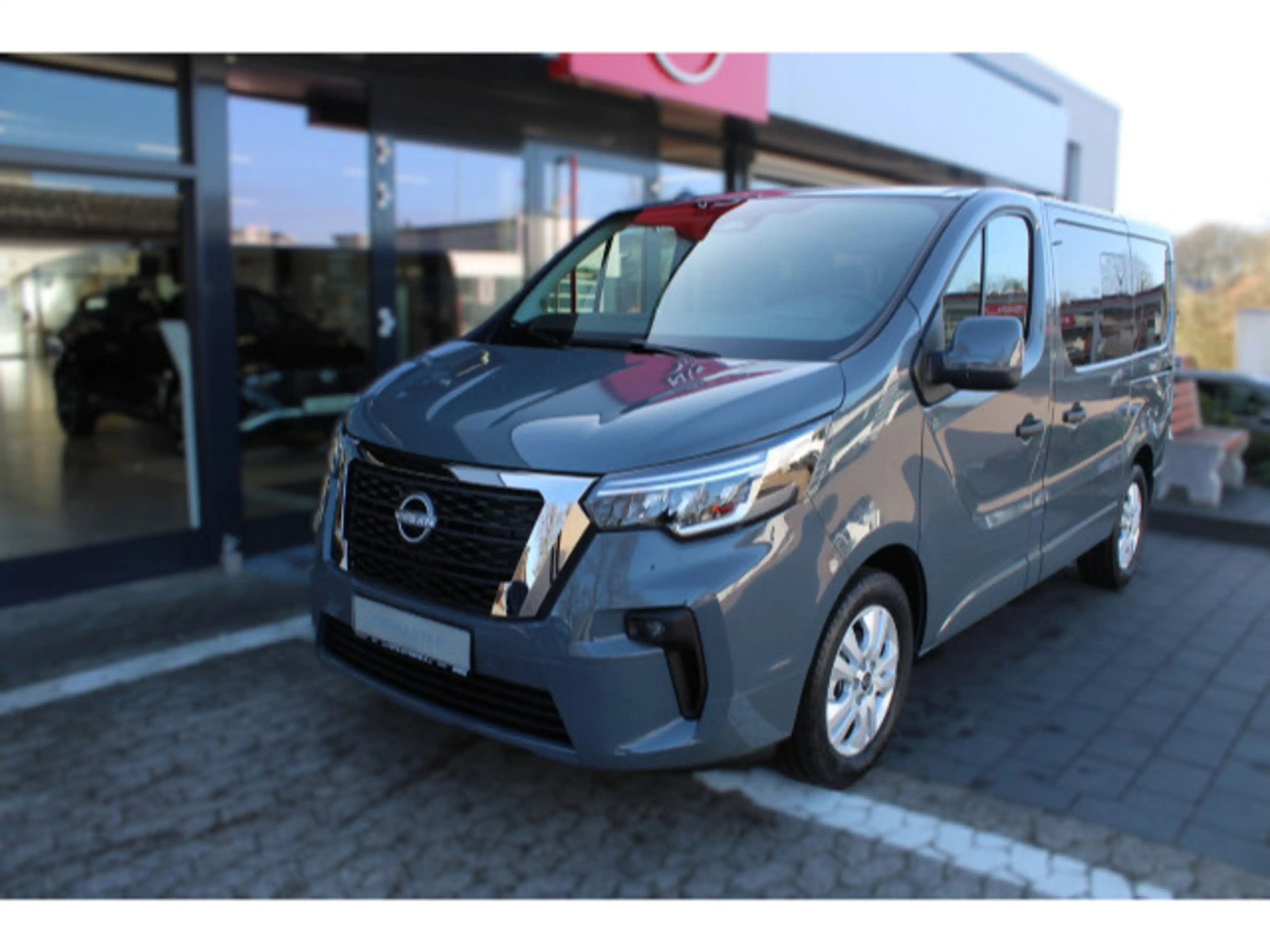 Nissan Primastar L1H1 Kombi 2.0dCi Tekna AT Navi Design — photo 2
