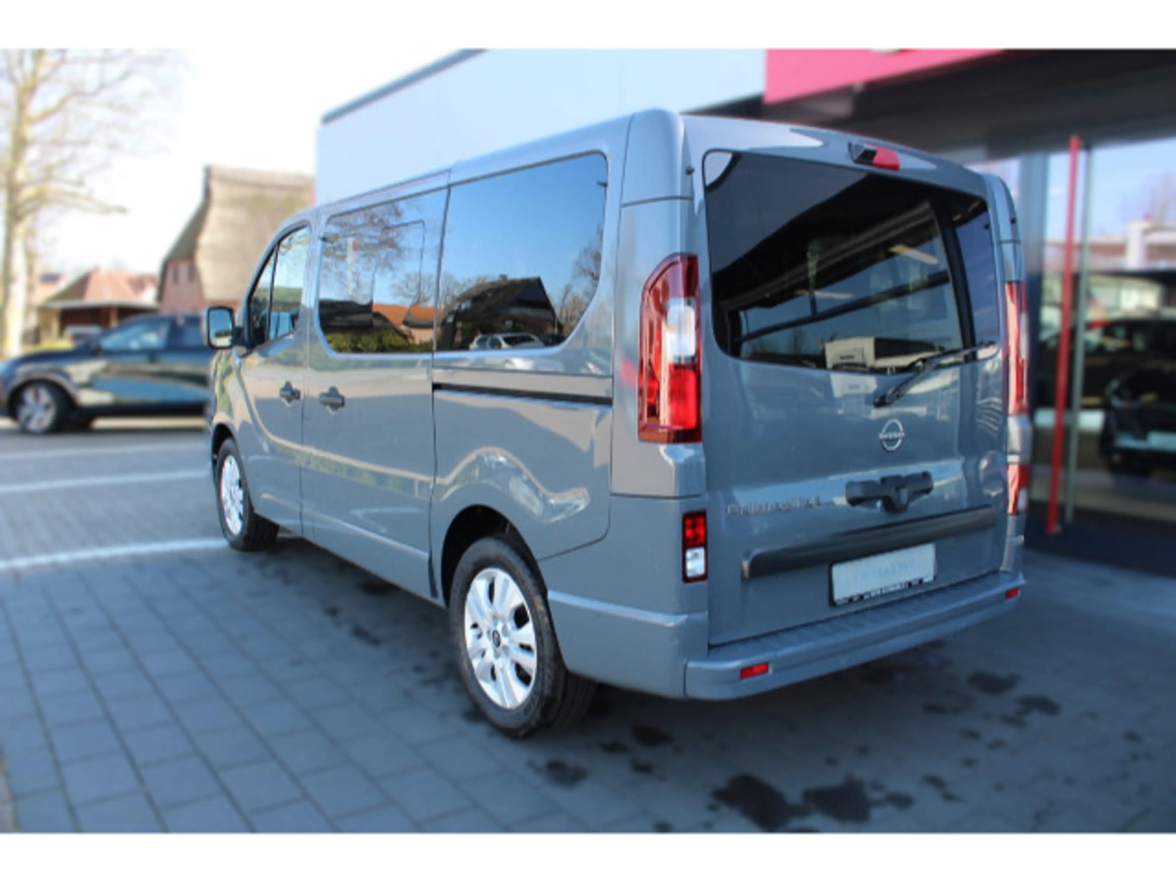 Nissan Primastar L1H1 Kombi 2.0dCi Tekna AT Navi Design — photo 5