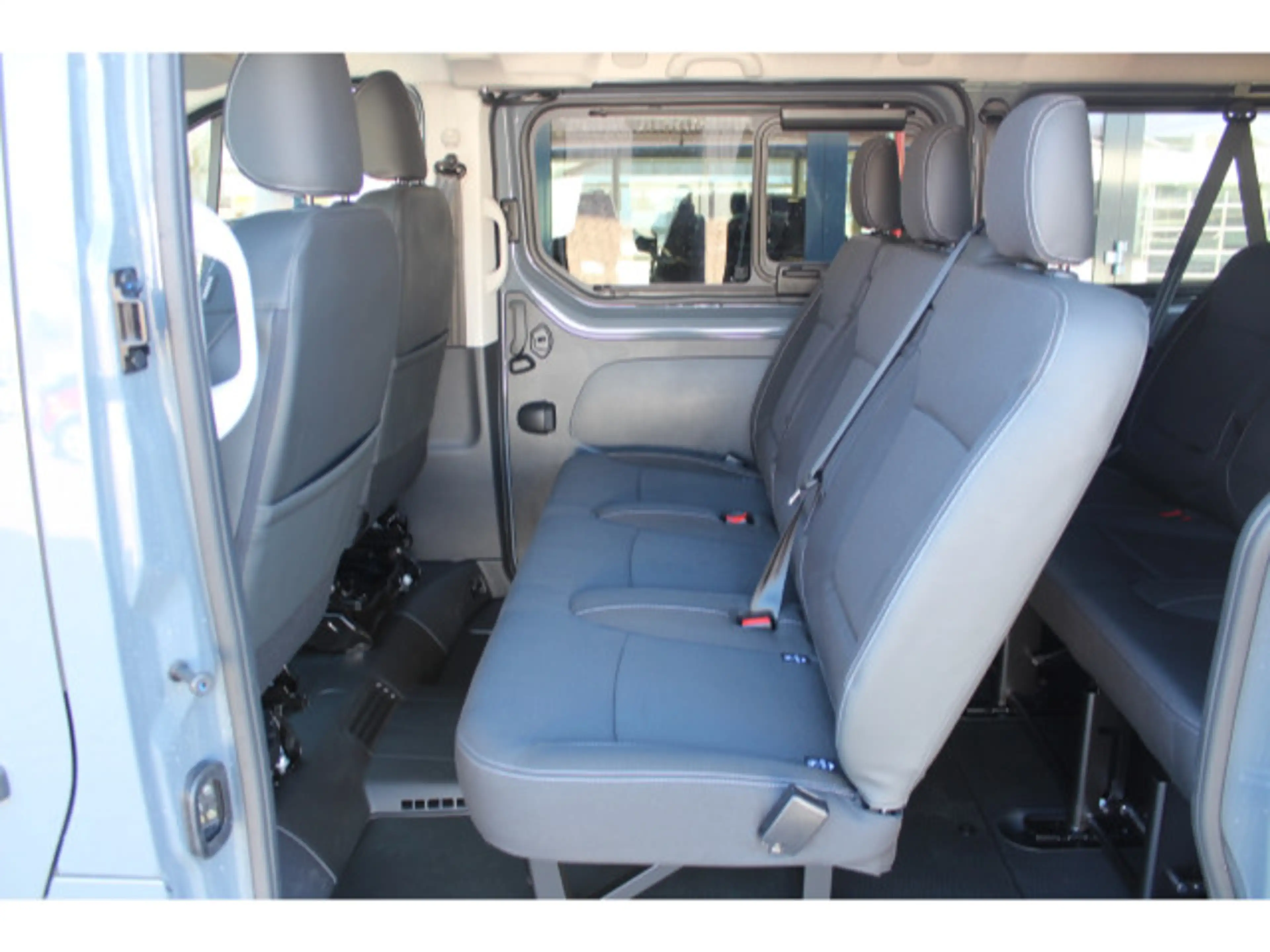 Nissan Primastar L1H1 Kombi 2.0dCi Tekna AT Navi Design — photo 14