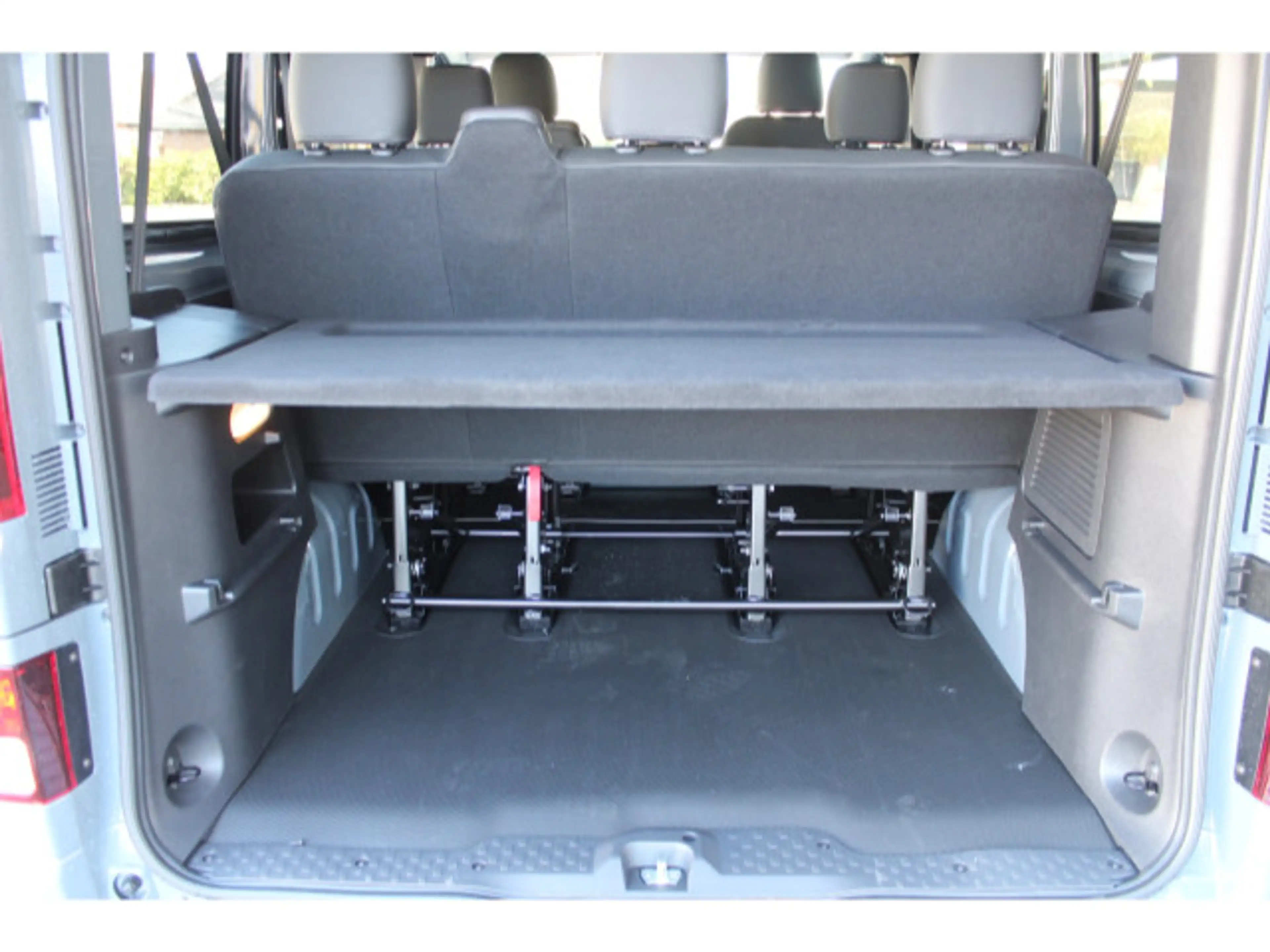Nissan Primastar L1H1 Kombi 2.0dCi Tekna AT Navi Design — photo 15