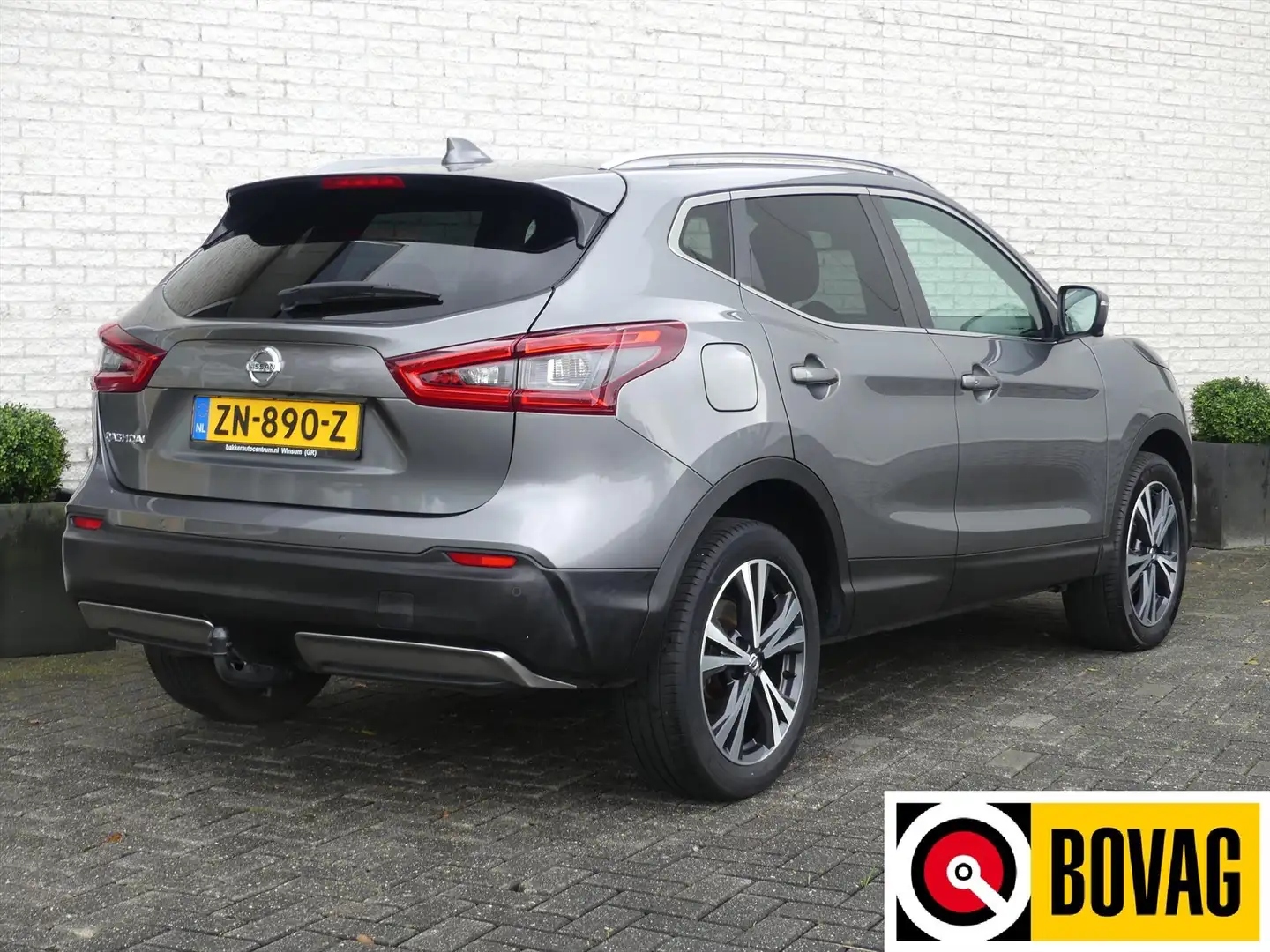 Nissan Qashqai 1.3 DIG-T CONNECTA 140PK 360CAMERA/TREKHAAK/PAN.DA Grijs - 2