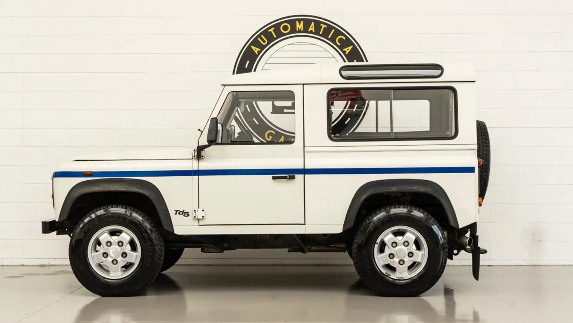Land Rover Defender Td5 SW County**VEICOLO IN CONTO VENDITA**UNIPRO Bianco - 2