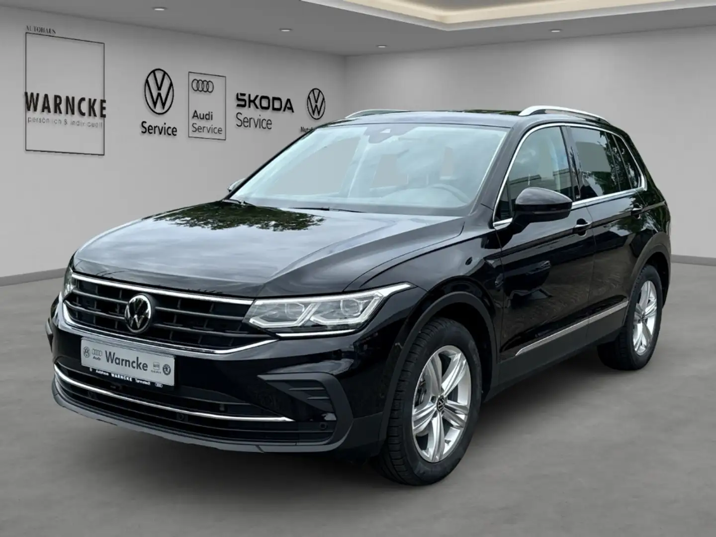 Volkswagen Tiguan 2.0 TDI Life MOVE DSG MATRIX AHK ACC PDC RFK LM SH Schwarz - 1