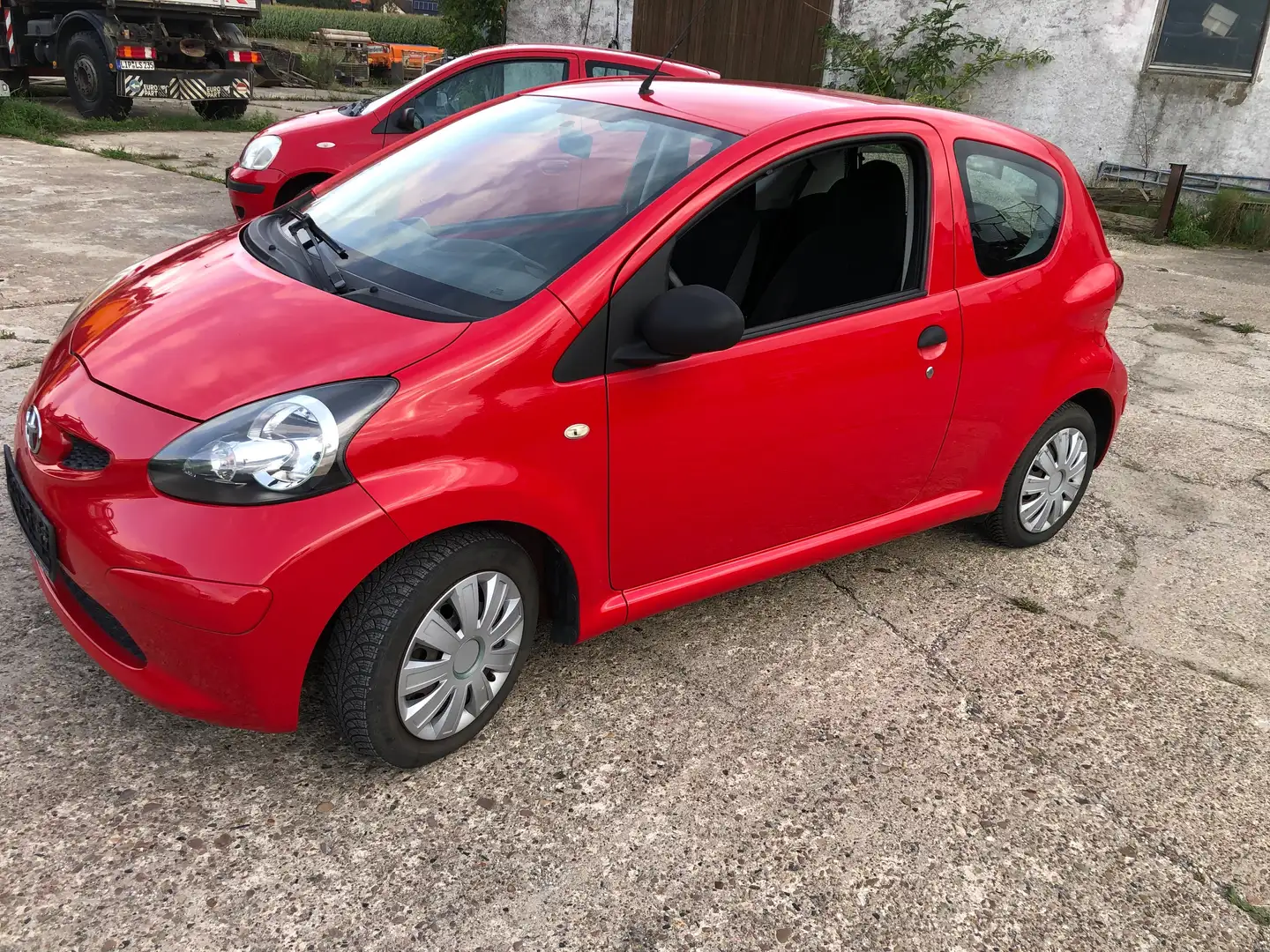 Toyota Aygo EZ 9/2006, 2. Hand, nur 93000km Rot - 2