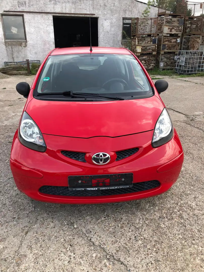 Toyota Aygo EZ 9/2006, 2. Hand, nur 93000km Rot - 1