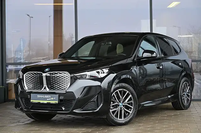 BMW iX1 xDrive30 64,7kWh ACC, eSitze mit Memory, Drivin...