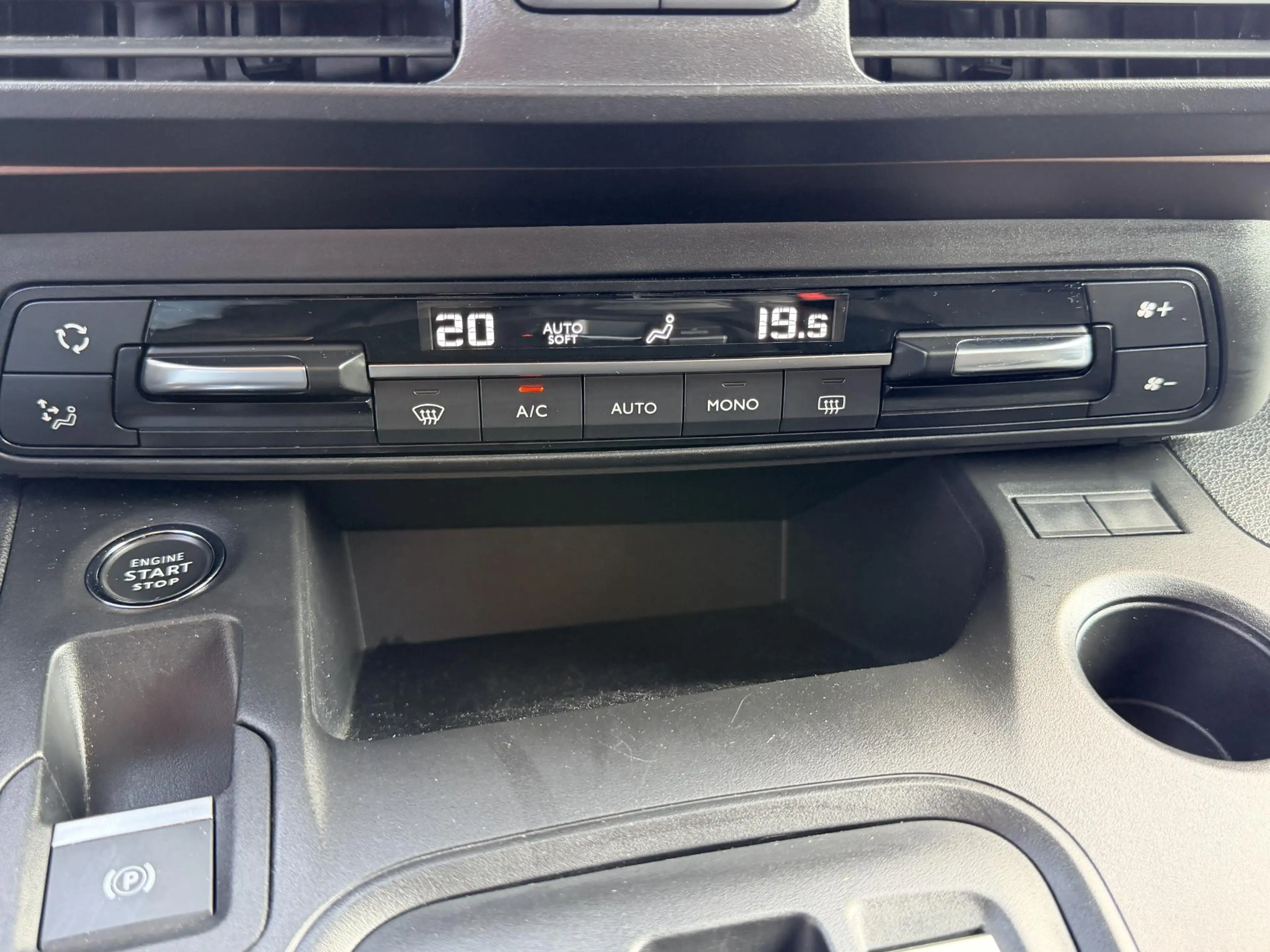 Peugeot e-Rifter EV GT Line 50 kWh SoH 92,7 / dealeronderhouden / T — photo 29
