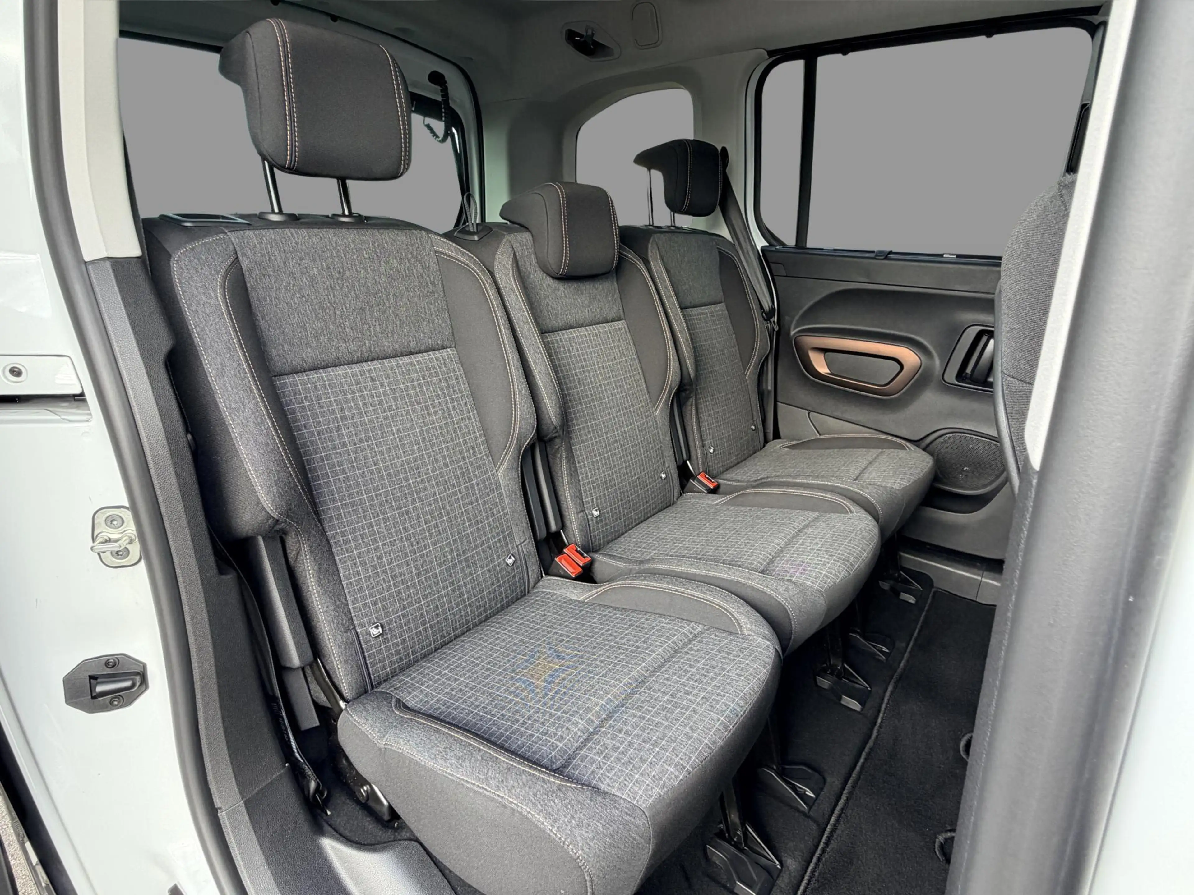 Peugeot e-Rifter EV GT Line 50 kWh SoH 92,7 / dealeronderhouden / T — photo 25
