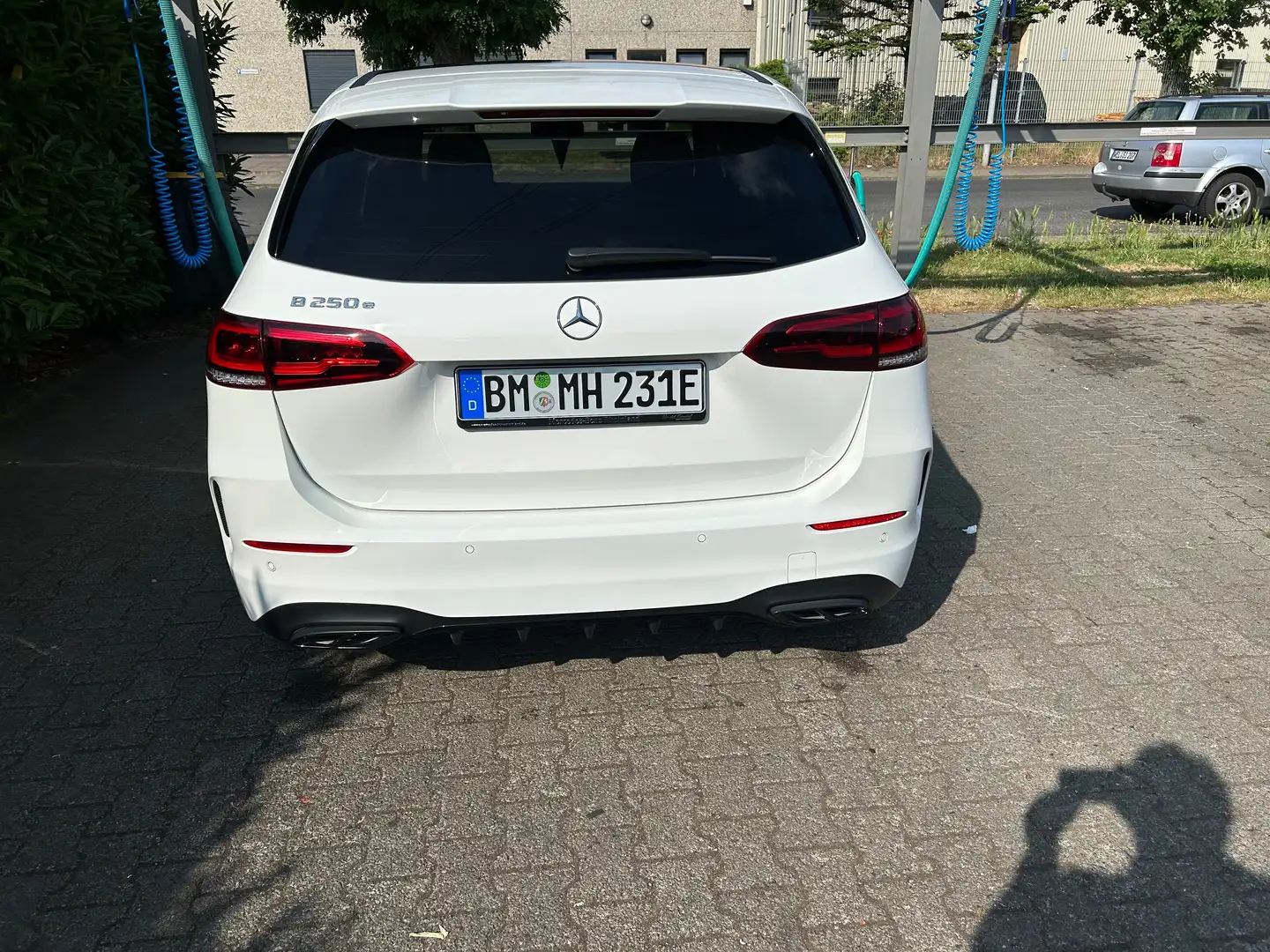 Mercedes-Benz B 250 B 250 e 8G-DCT AMG Line Weiß - 2