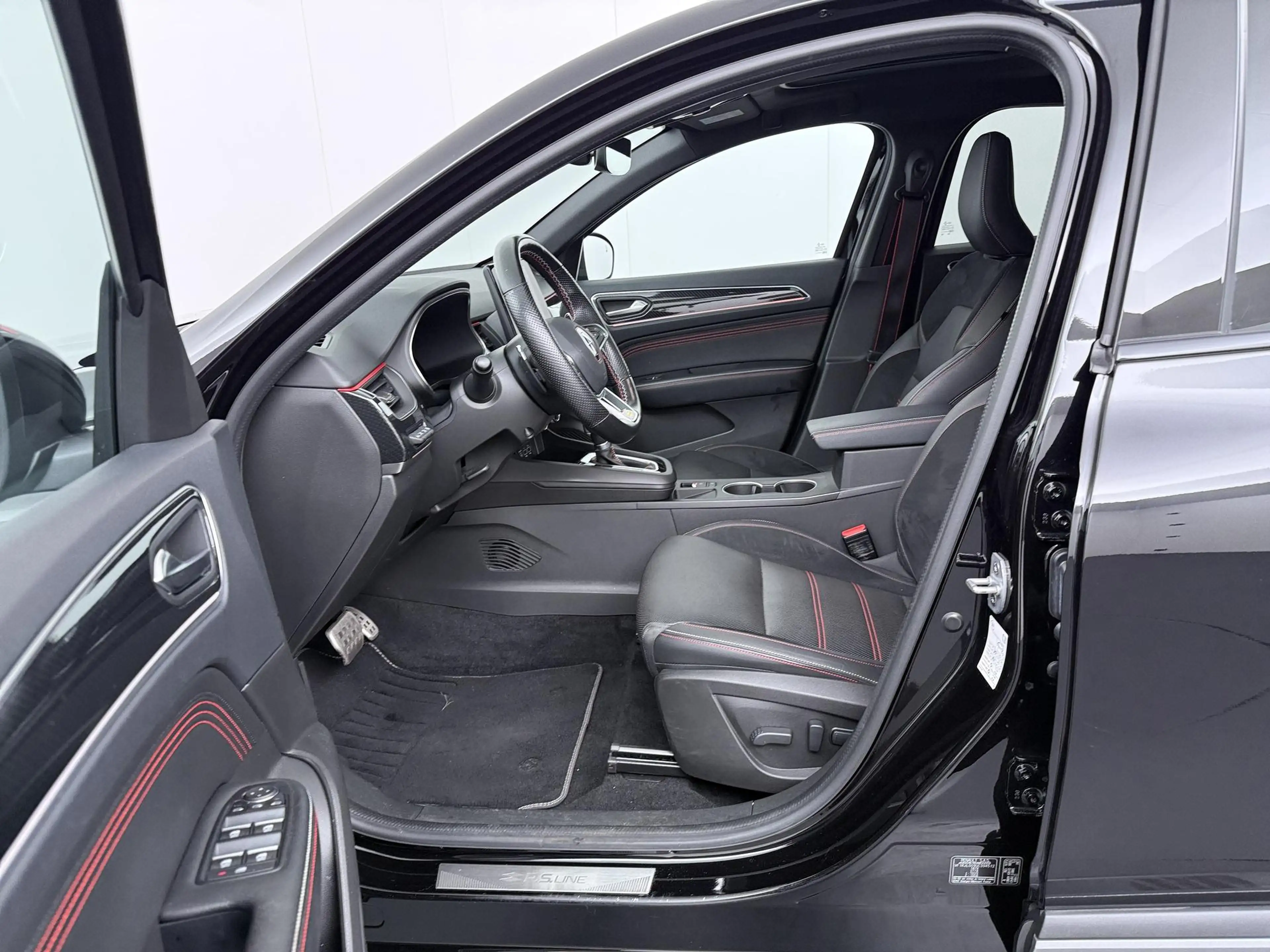 Renault Arkana R.S. line mild hybrid 160 EDC | Schuif-/kanteldak — photo 13