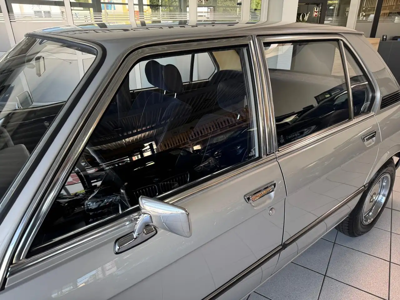 BMW 520 E12 *Automatik*Top Zustand*Oldtimer*Orig.KM*, foto 3