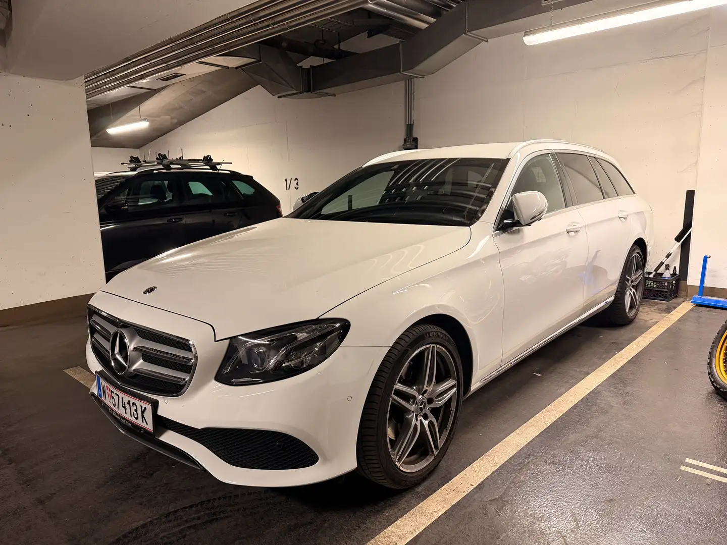 Mercedes-Benz E 220 E 220 d T Austria Edition Avantgarde 4MATIC Aut. Austria Edition Avantgarde Weiß - 1