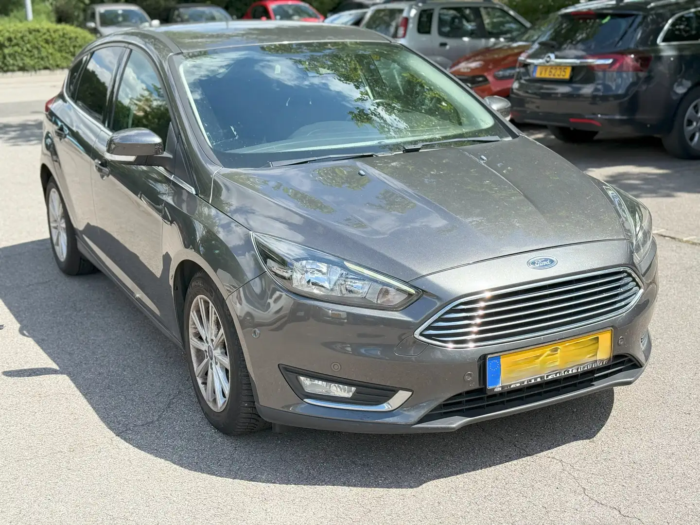 Ford Focus Focus 1.6 TDCi DPF Titanium Brun - 1