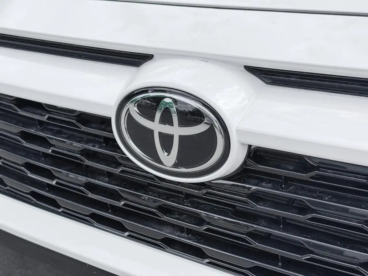 Toyota RAV 4 снимка Toyota RAV 4