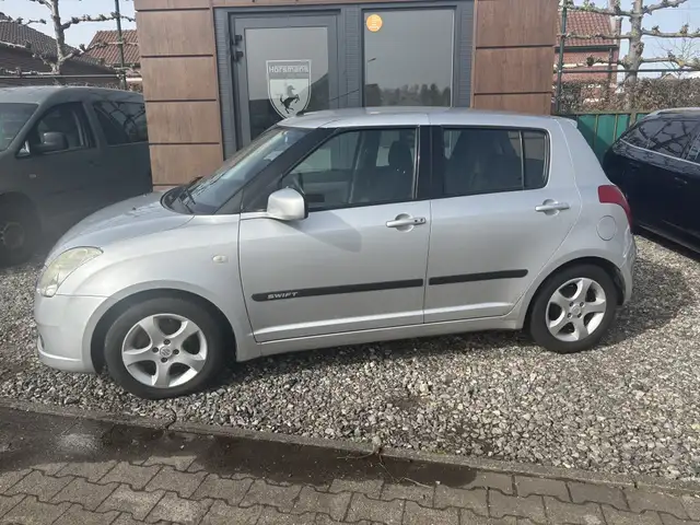 Suzuki Swift view 3