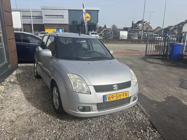 Suzuki Swift view 2