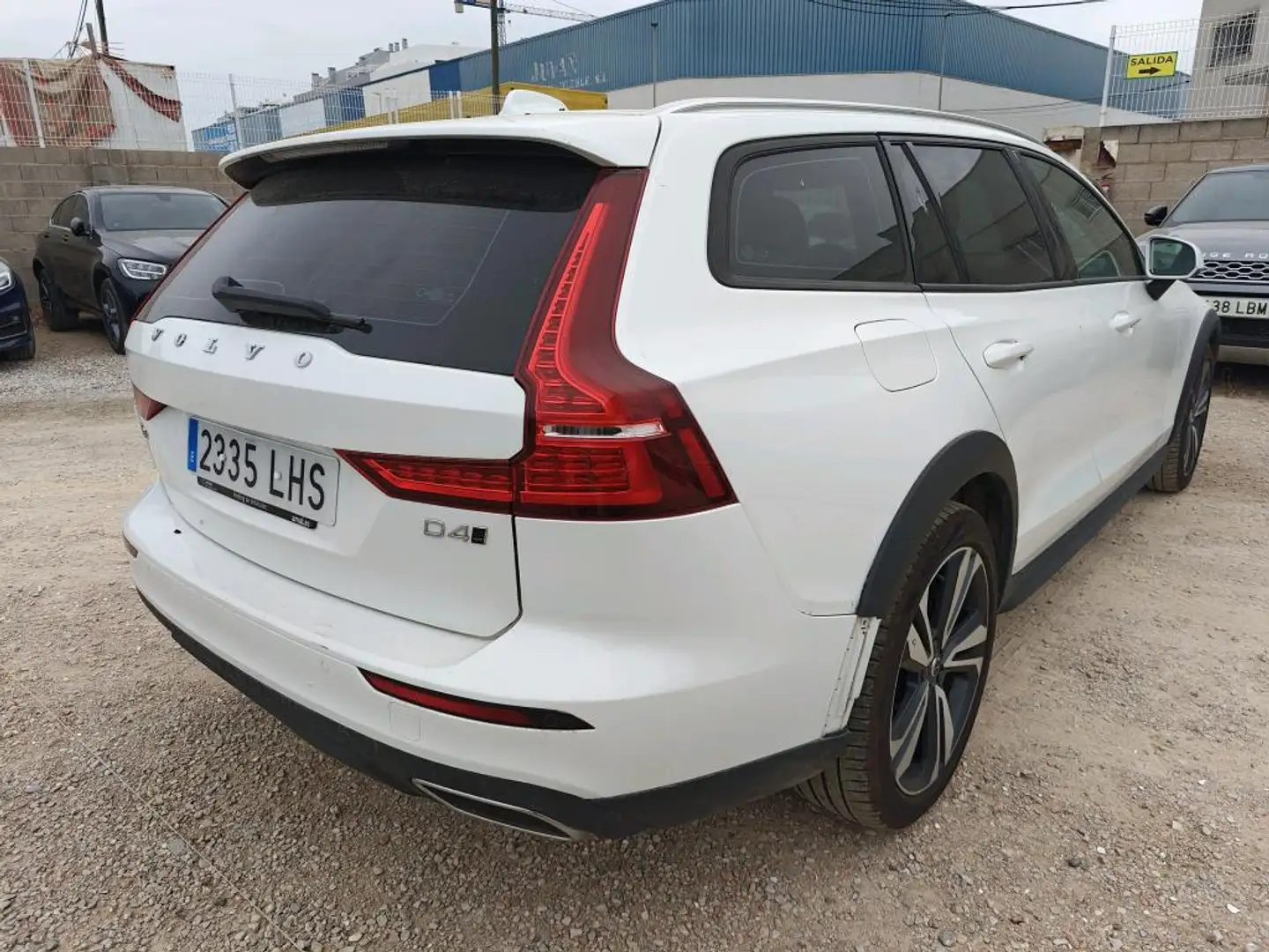 Volvo V60 Cross Country B4 Pro AWD Aut. Wit - 2